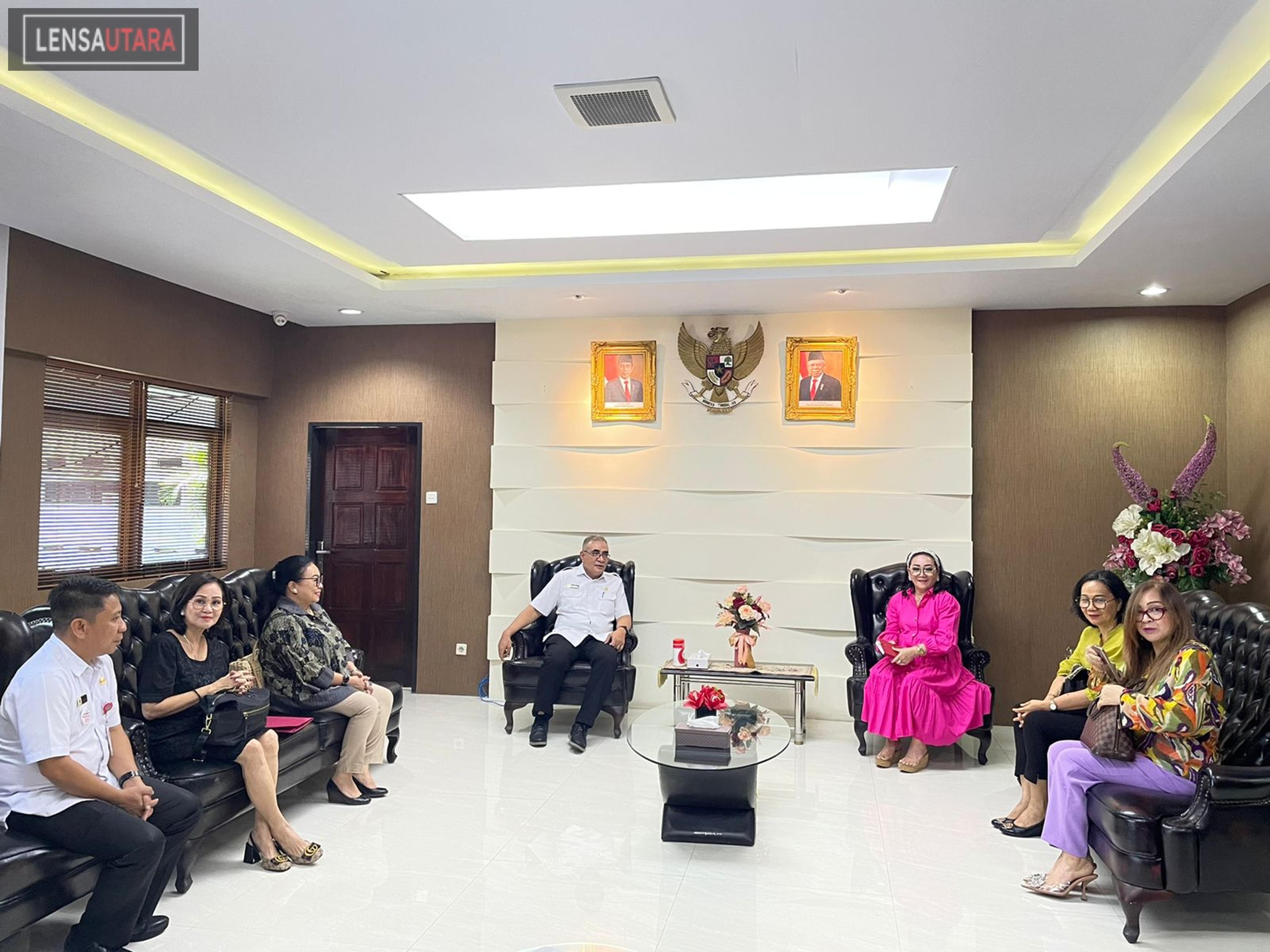 Perkumpulan Perempuan-Perempuan Tanah Minahasa Gelar Aksi Sosial di Minsel dan Mitra