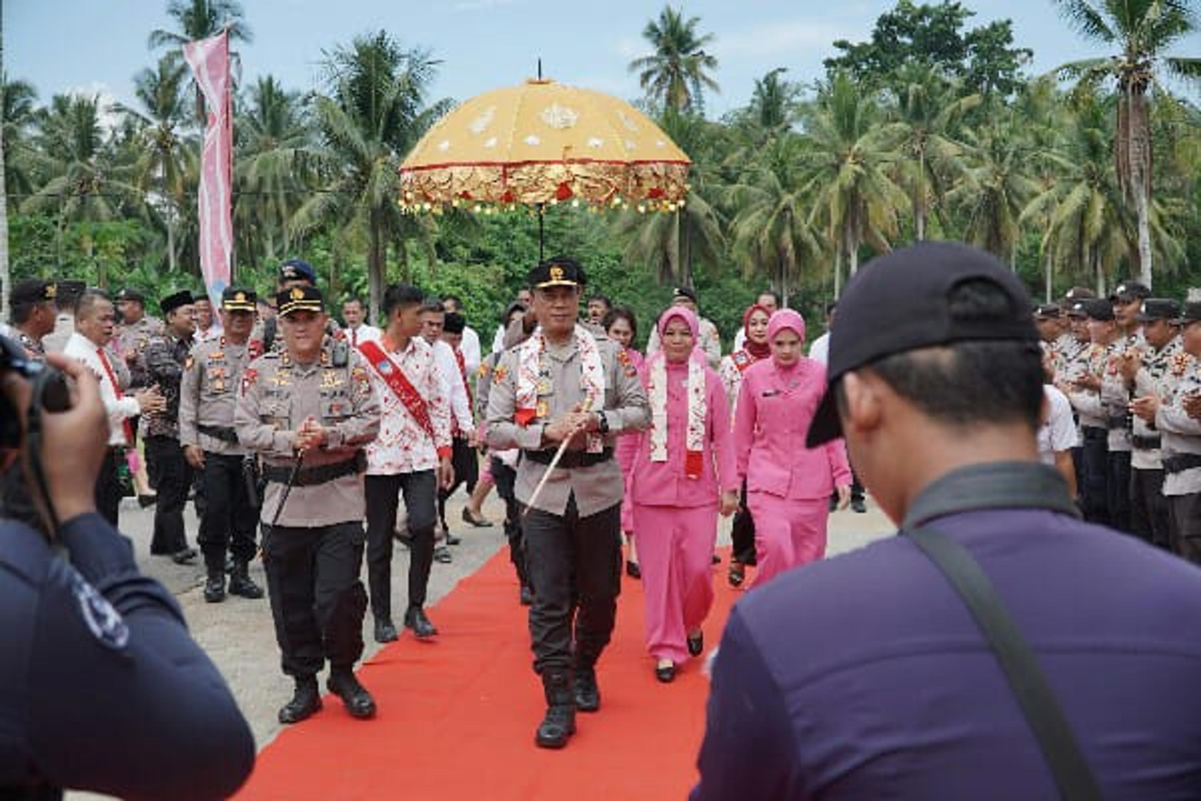 Kunjungan Kerja ke Polres Bolsel, Kapolda: Kita Sarankan Penambahan 4 Polsek lagi