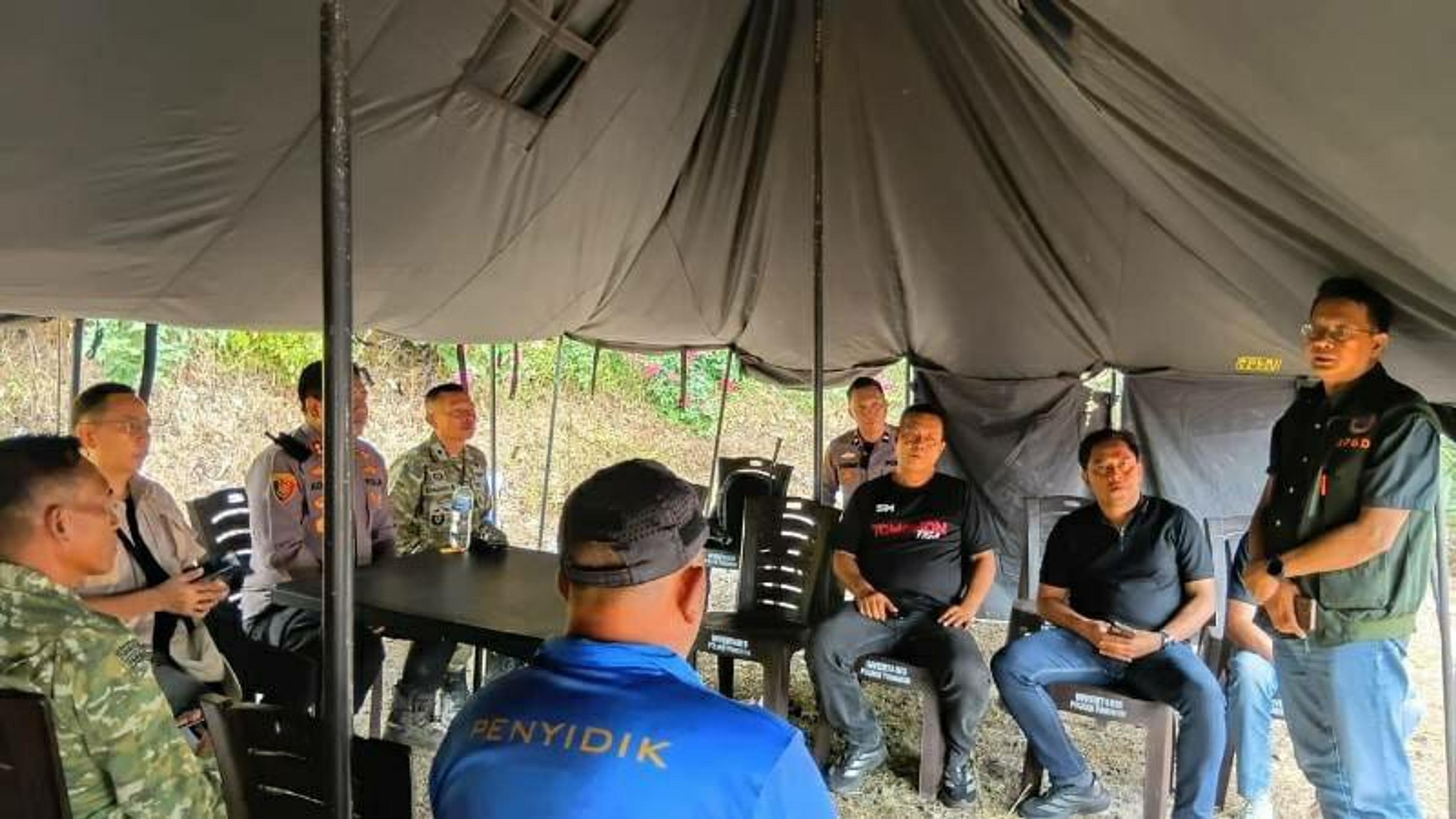 Rapat Koordinasi dan Evaluasi (Rakorev) kedua penanganan kebakaran hutan dan lahan di Cagar Alam Gunung Lokon, Jumat (16/10), di Posko Induk Tanggap Darurat Karhutla dan Kekeringan Dampak El-Nino. (Ist)