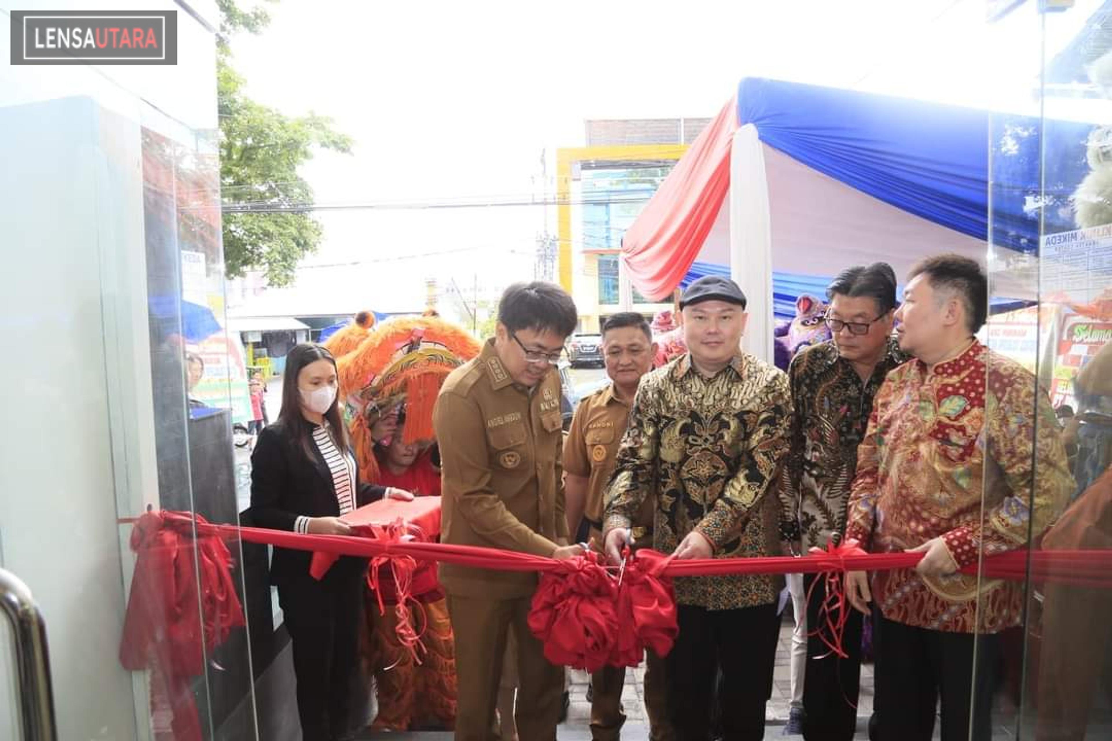 Buka Pelayanan, Walikota Manado Resmikan Klinik Mikeda