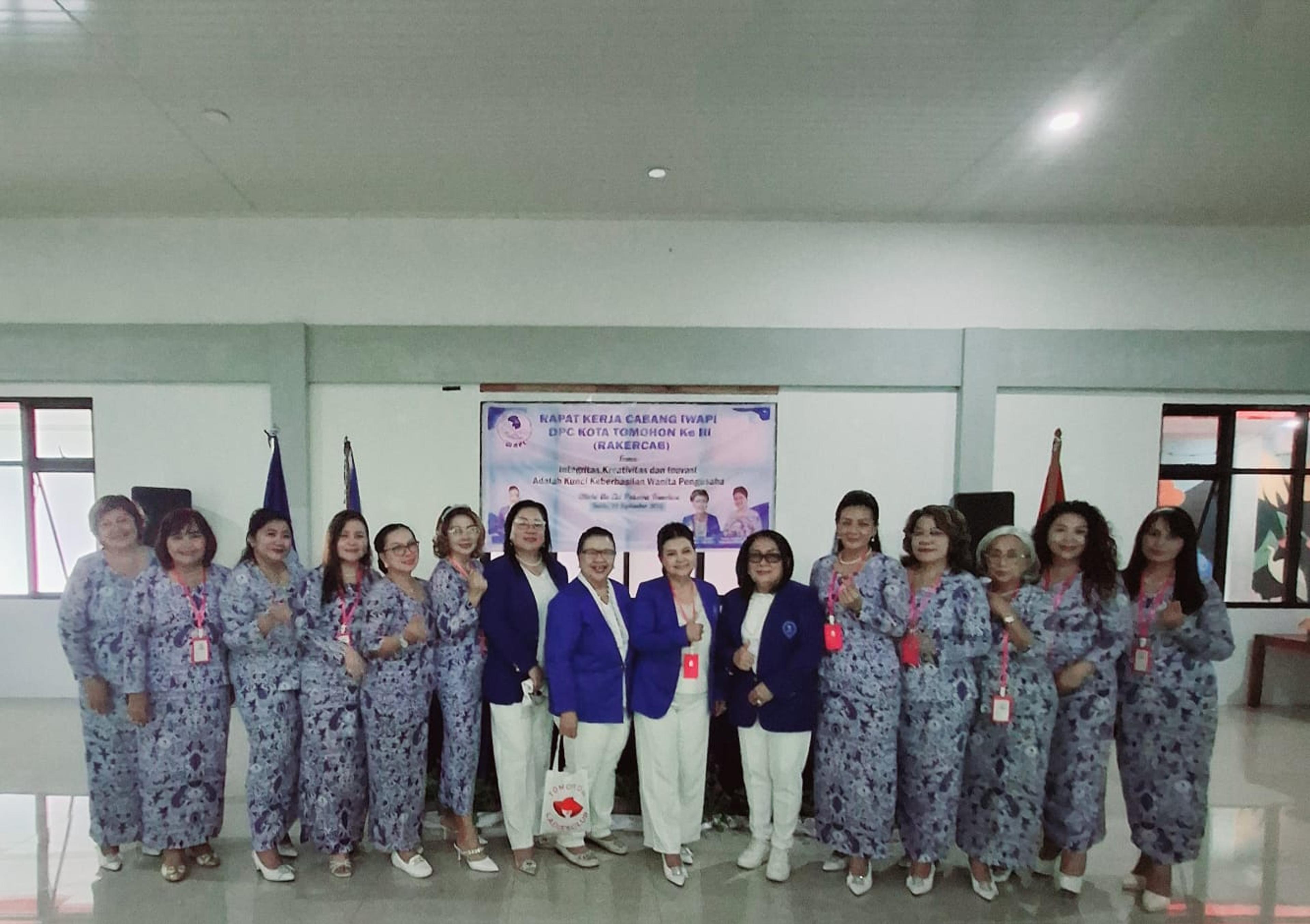 Bahas Program Kerja dan Strategi, DPC IWAPI Tomohon Gelar Rakercab ke-3