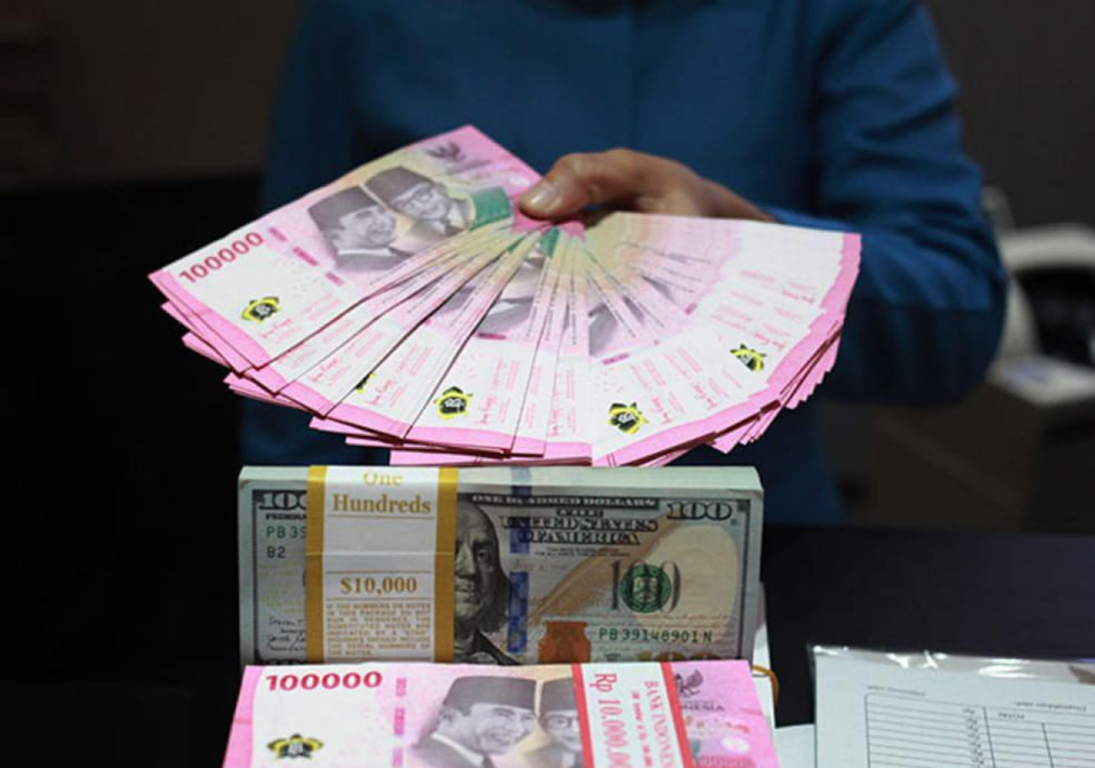 Kurs Rupiah Menguat Atas Dolar AS