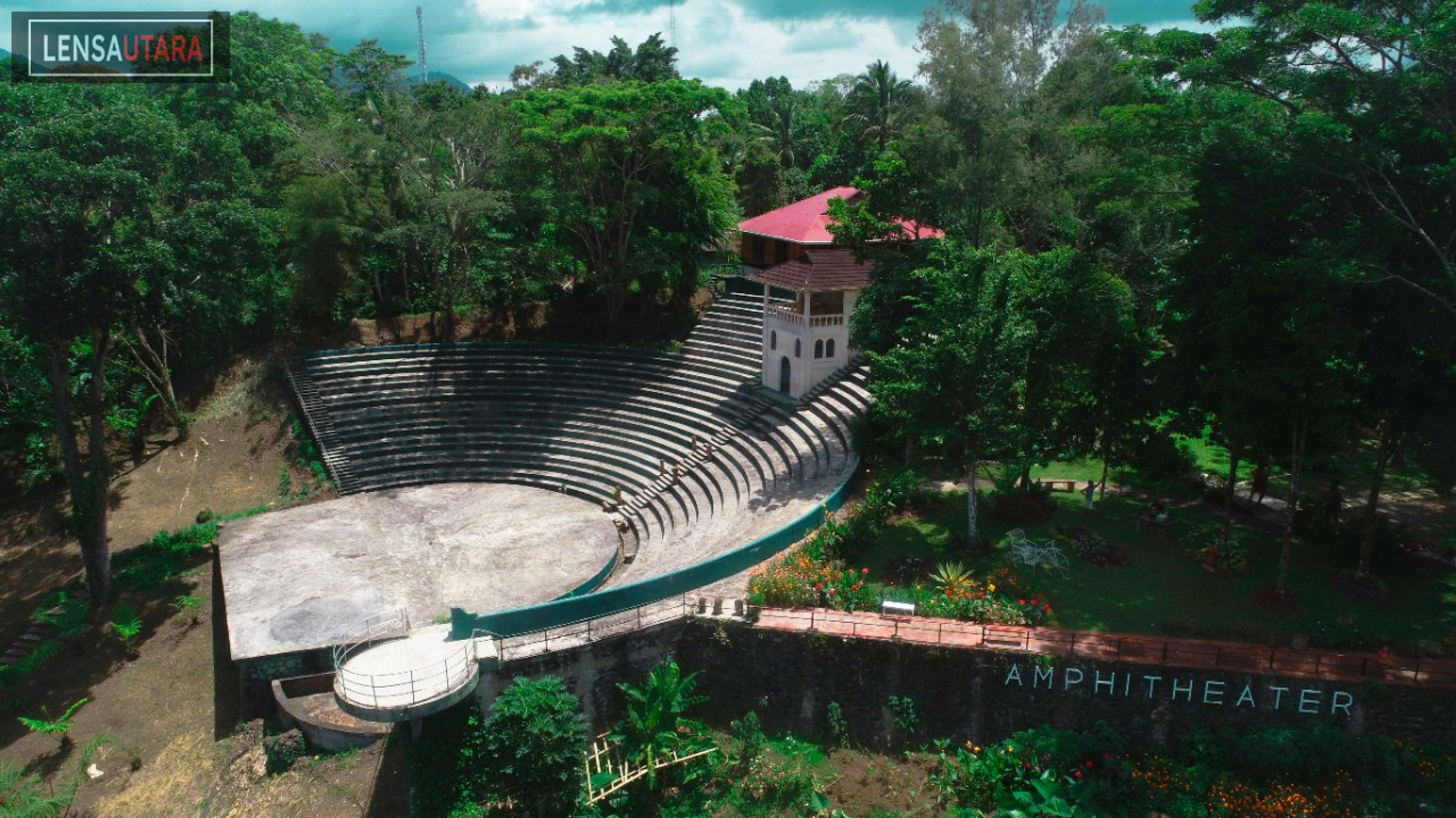 Nikmati Sisi Lain Gunung Lokon dari Amphitheater Woloan