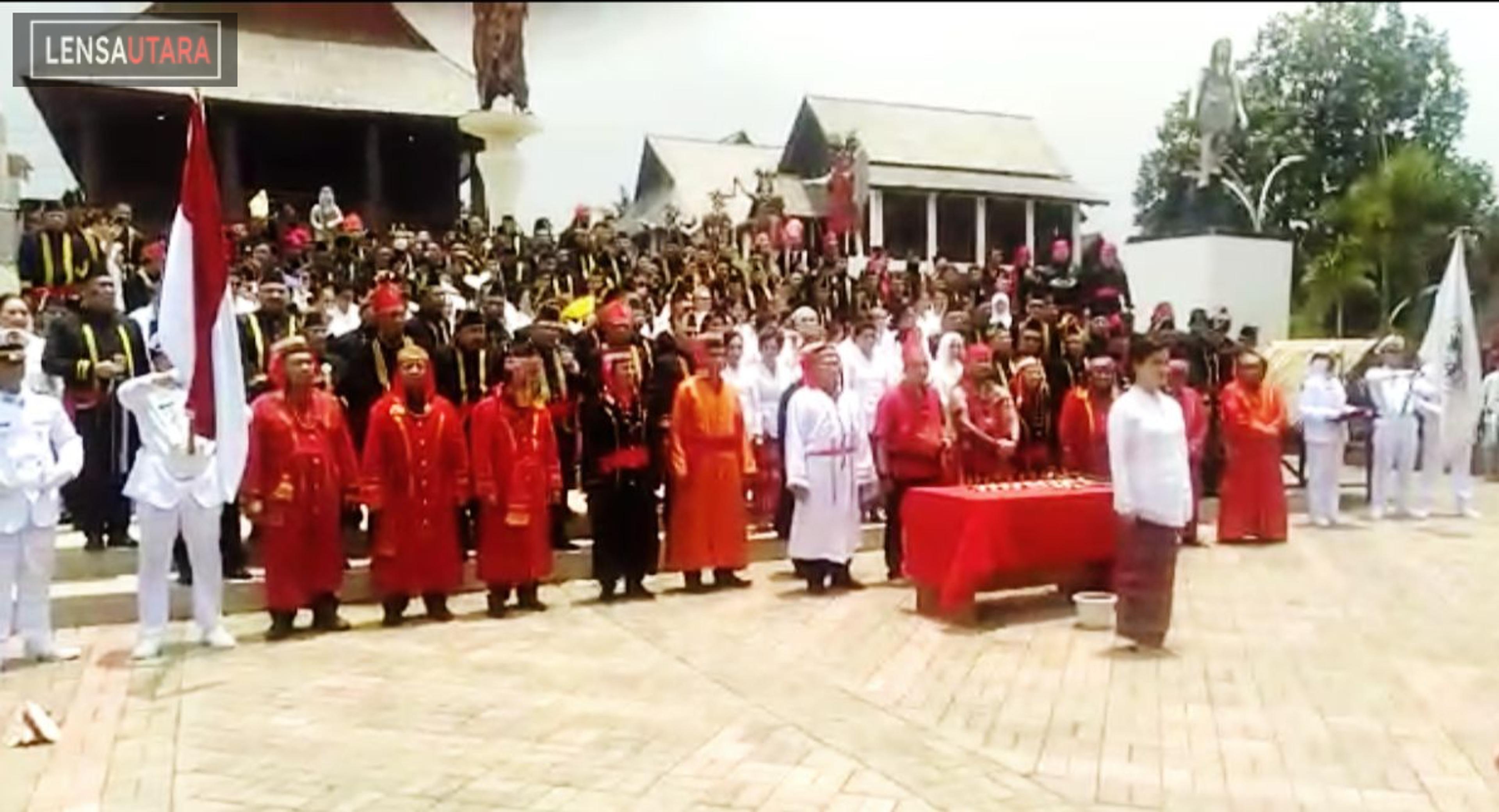 Upacara Adat Minahasa Warnai Pengukuhan DPP KKK dan Pemberian Gelar Tonaas Wangko Ina Kowene