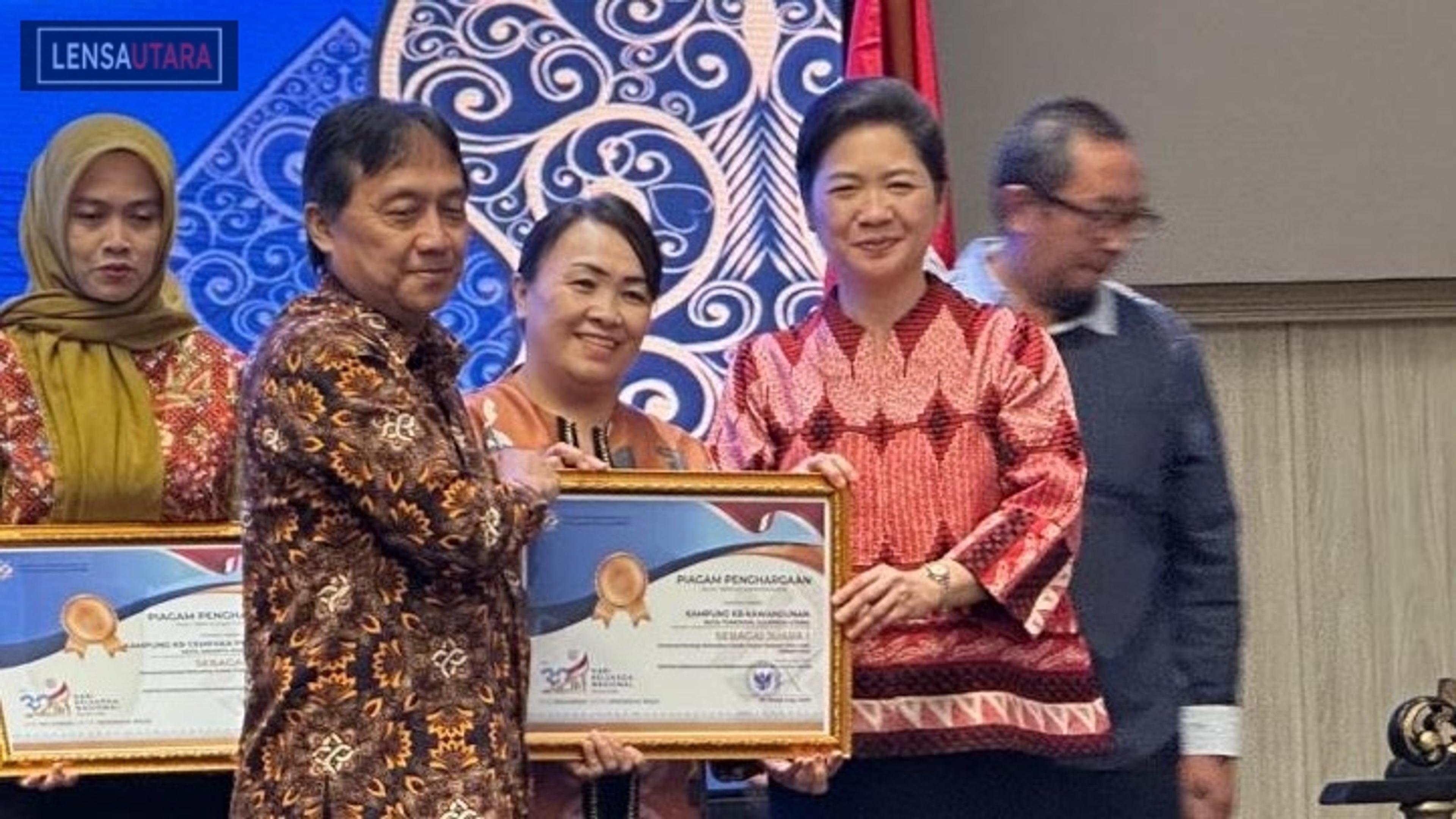 Kelurahan Pangolombian Harumkan Nama Kota Tomohon di Tingkat Nasional sebagai Juara 1 Kampung Keluarga Berkualitas Terbaik
