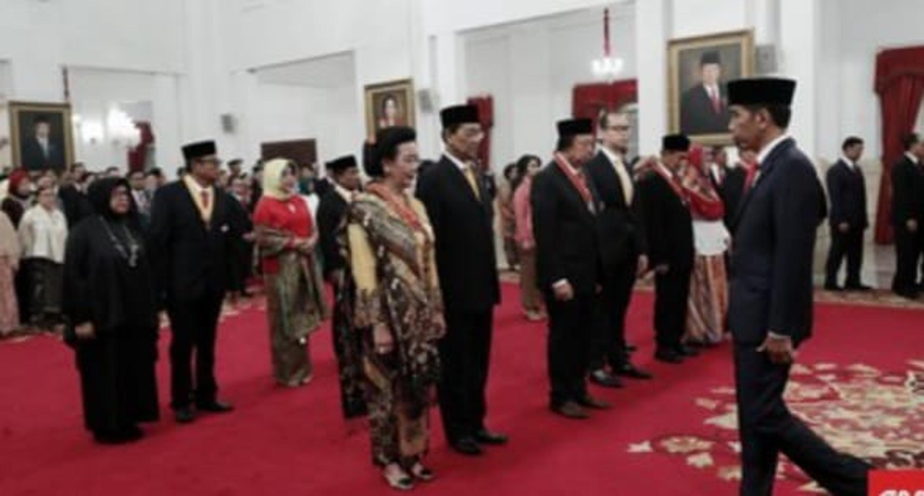 Olly Dondokambey dan Sejumlah Tokoh Menerima Gelar Tanda Jasa Kehormatan dari Jokowi