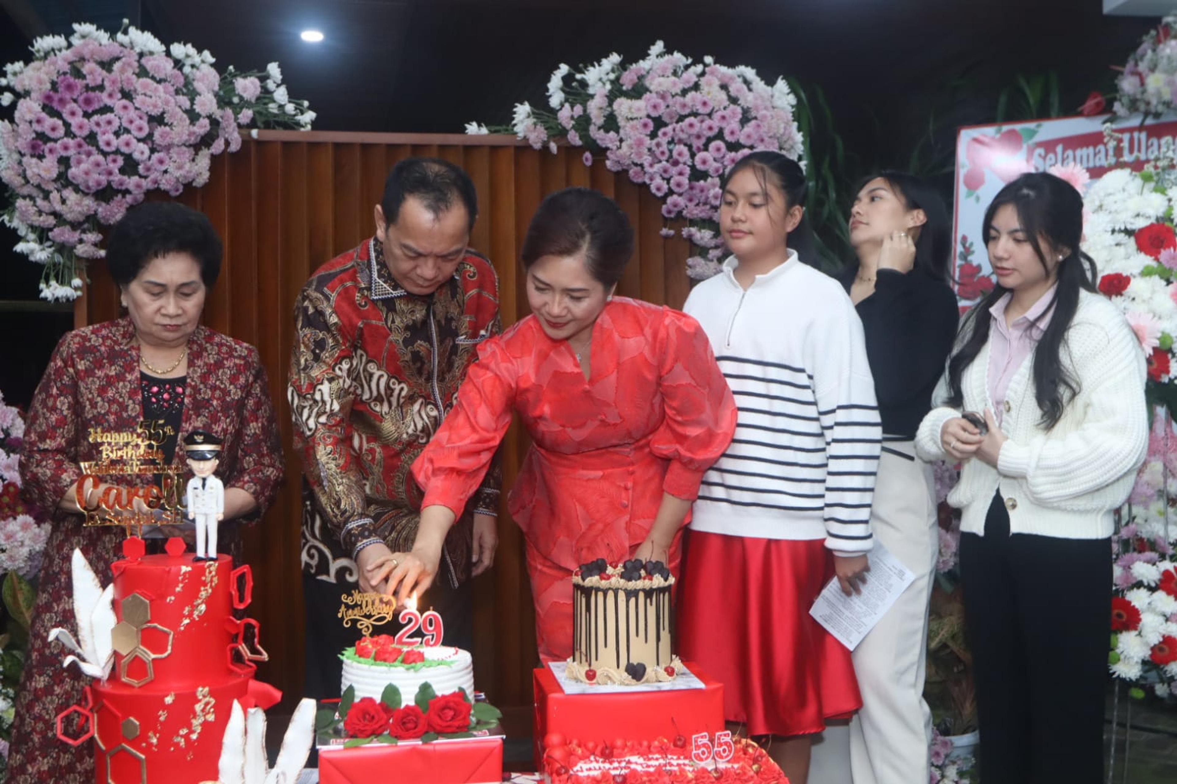 Rayakan HUT Pernikahan ke-29, Walikota Tomohon Apresiasi Dukungan Masyarakat