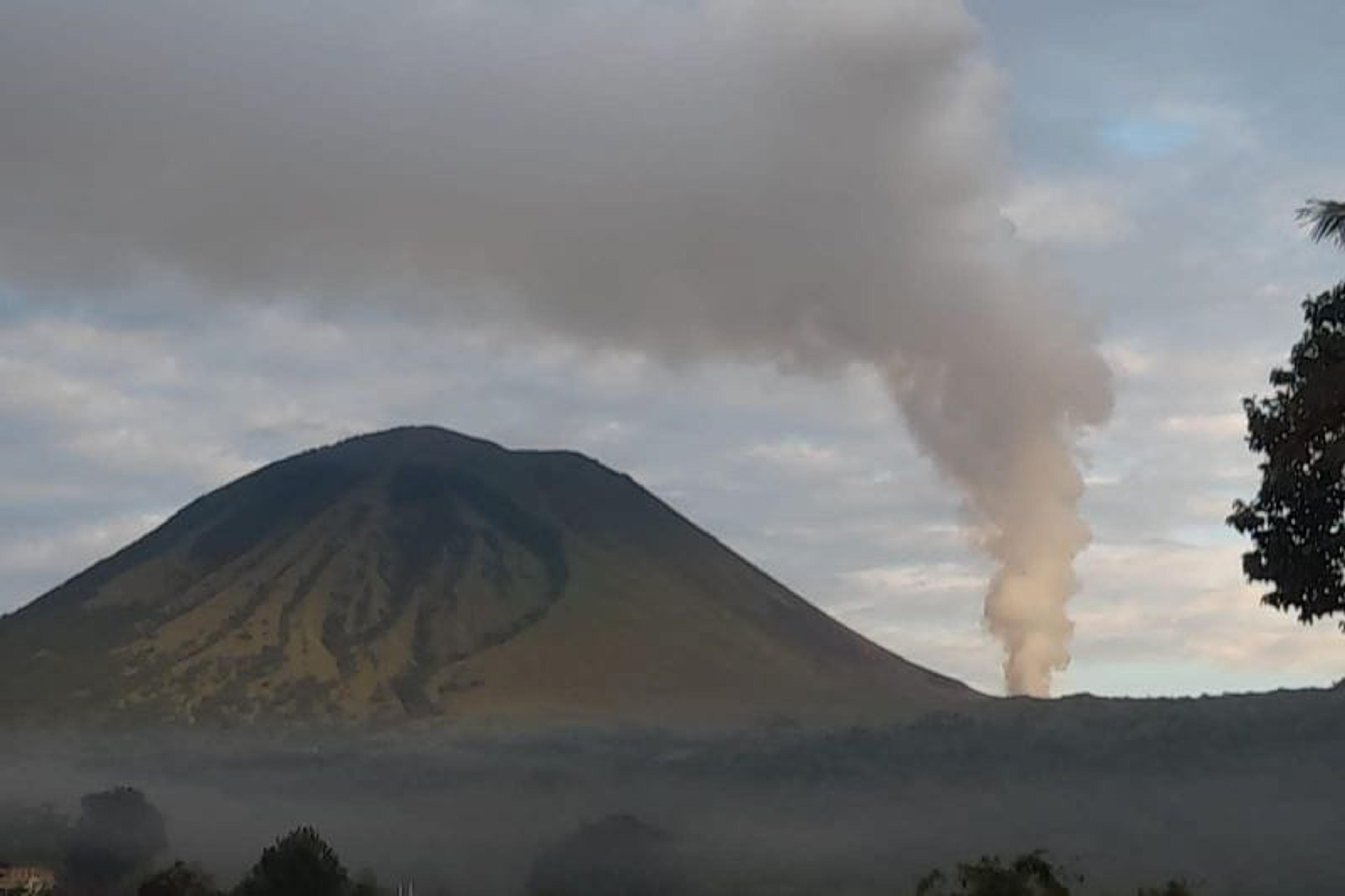 PVMBG Imbau Warga Tidak Dekati Kawah Tompaluan Gunung Lokon