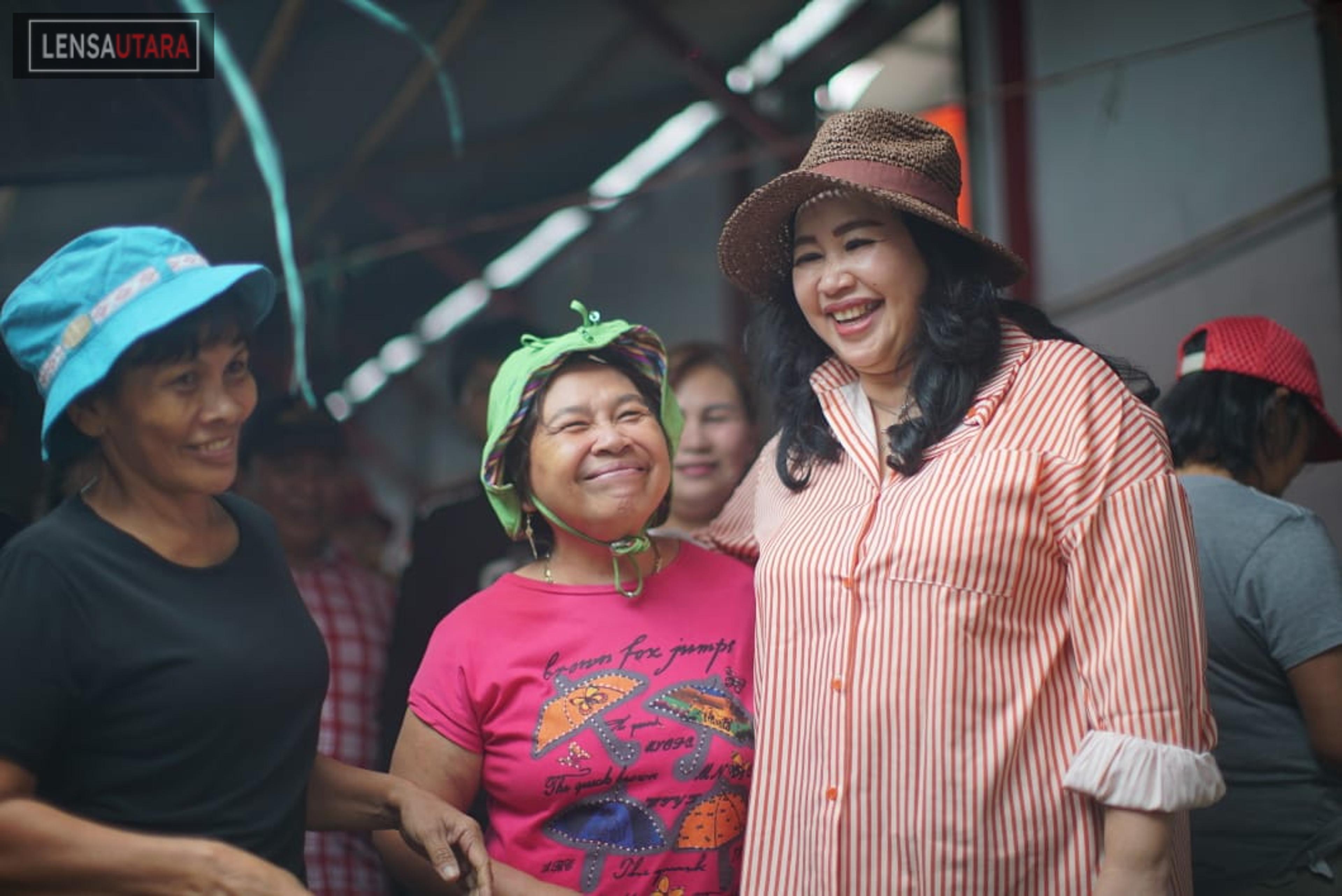Kunjungi Pasar dan Perkebunan di Modoinding, Sandra Rondonuwu Dinilai Peduli Pedagang dan Petani