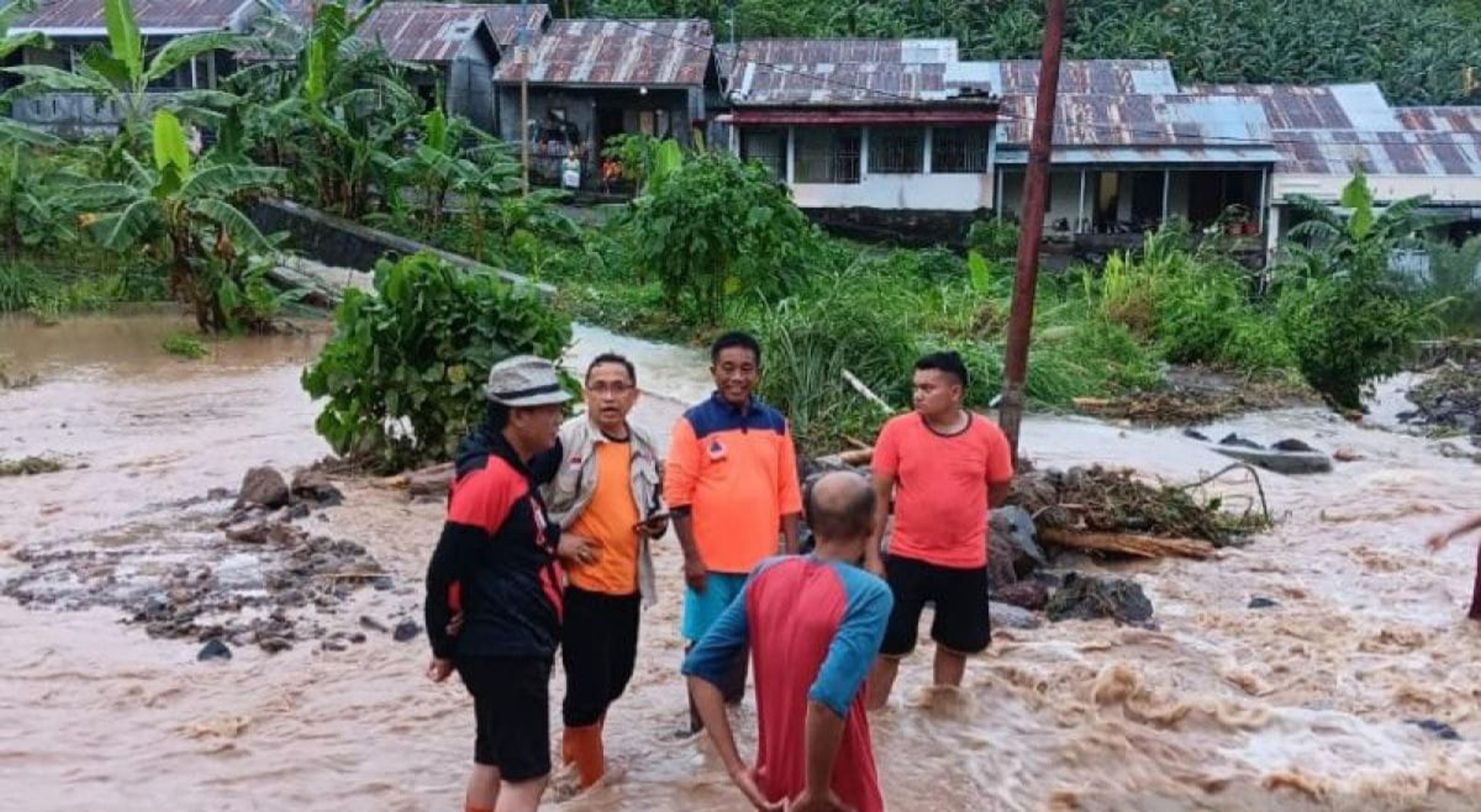 Dampak Banjir, Pemkot Manado dan Balai Sungai Keruk Muara
