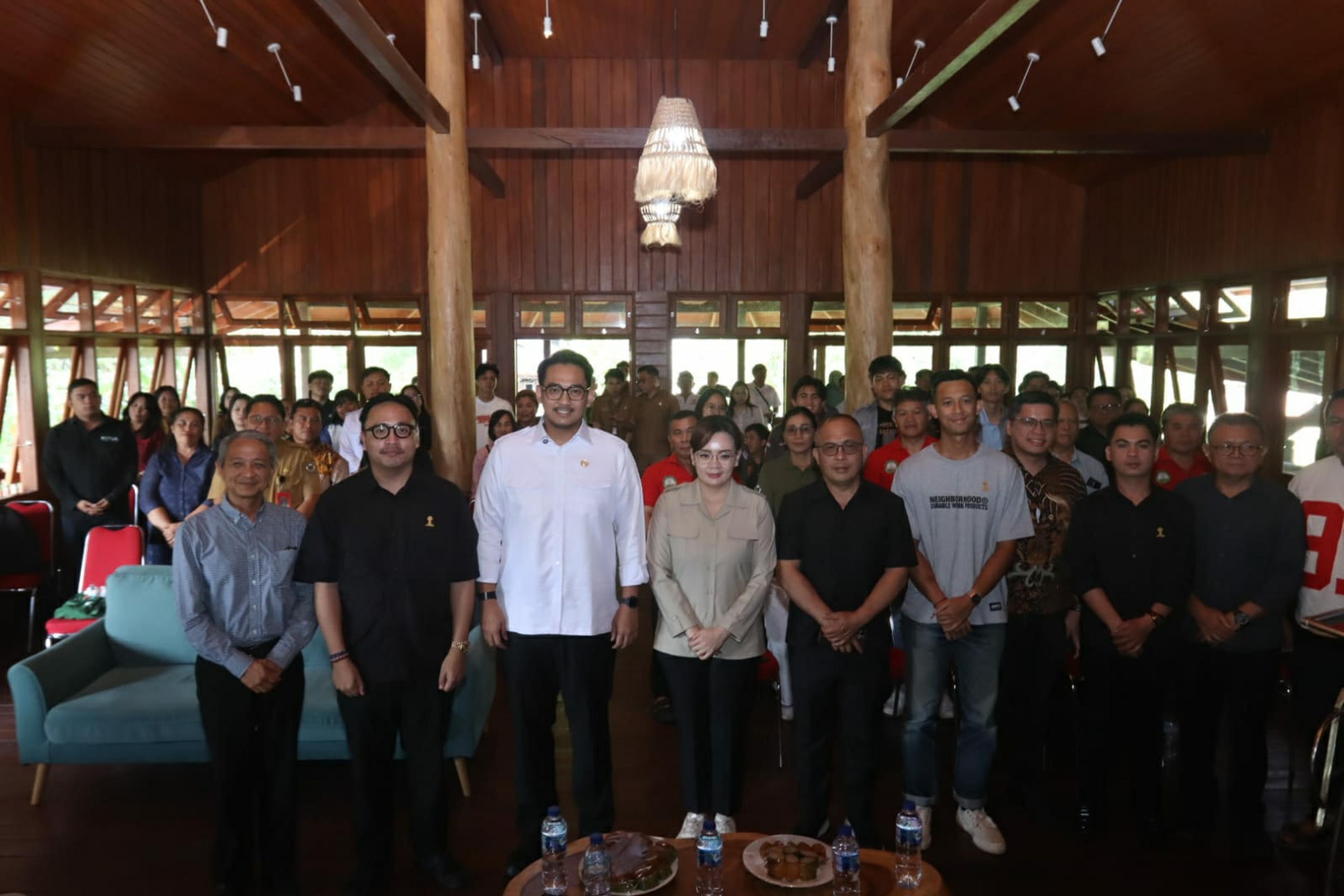 Stafsus Presiden Tiar Karbala Dialog dengan Pelaku UMKM Kota Tomohon, Wawali Sendy Apresiasi