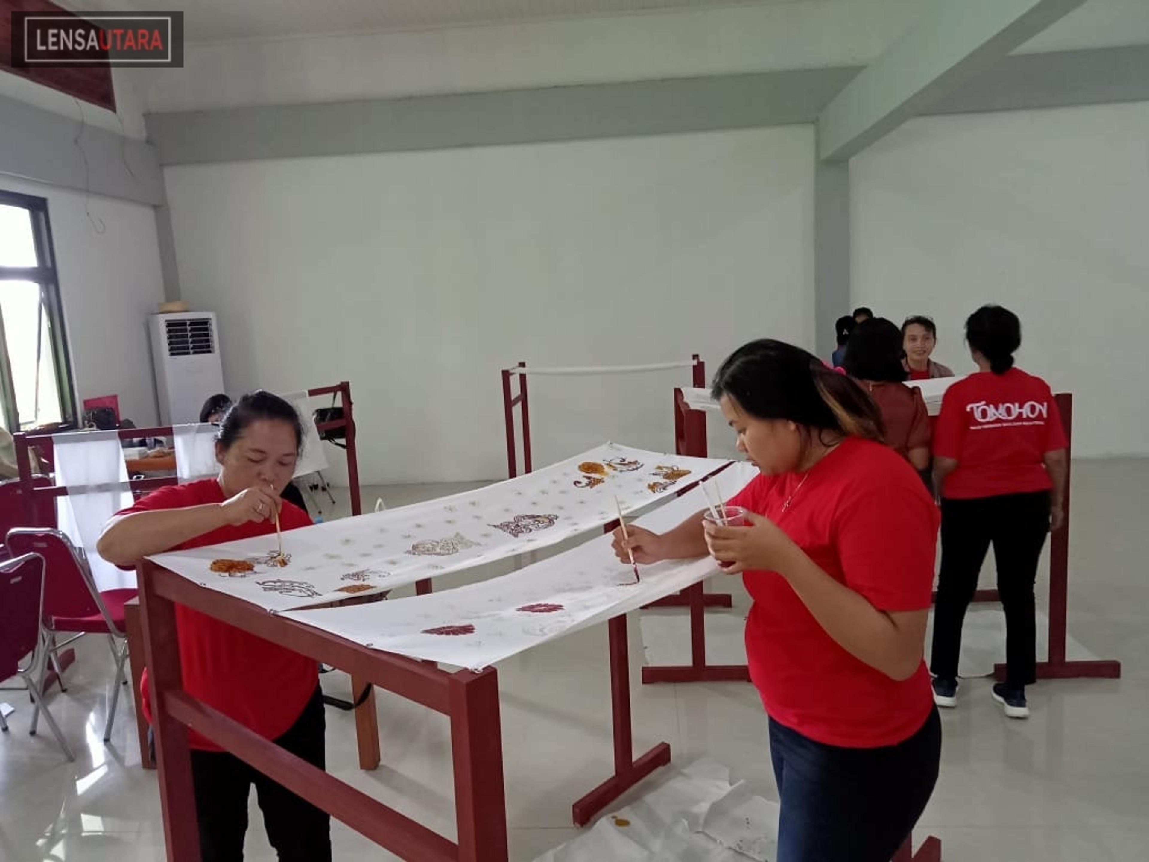 Membatik, Peluang Usaha Baru di Tomohon