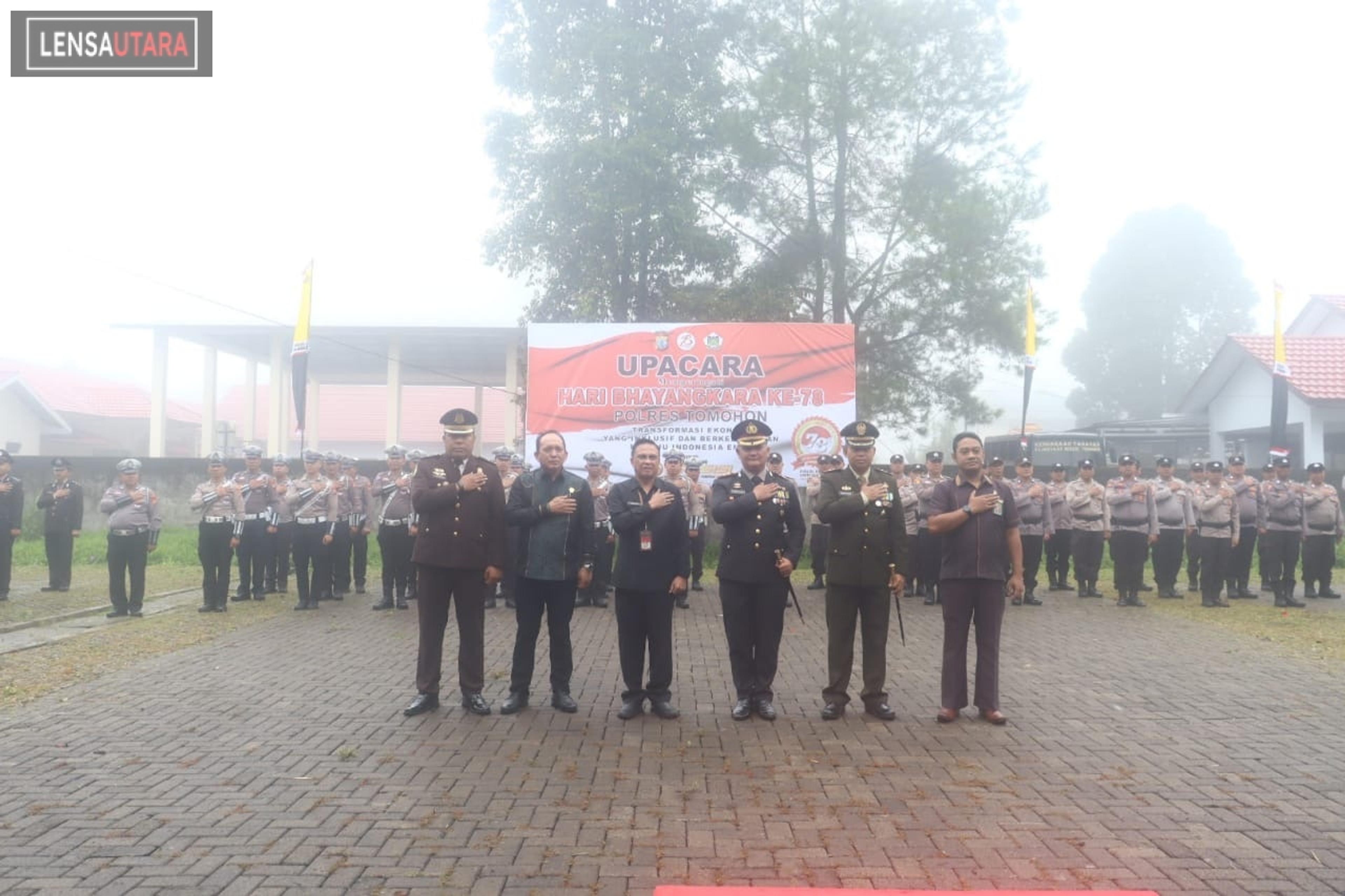 Sekdakot Tomohon Hadiri Upacara Peringatan Hari Bhayangkara ke – 78