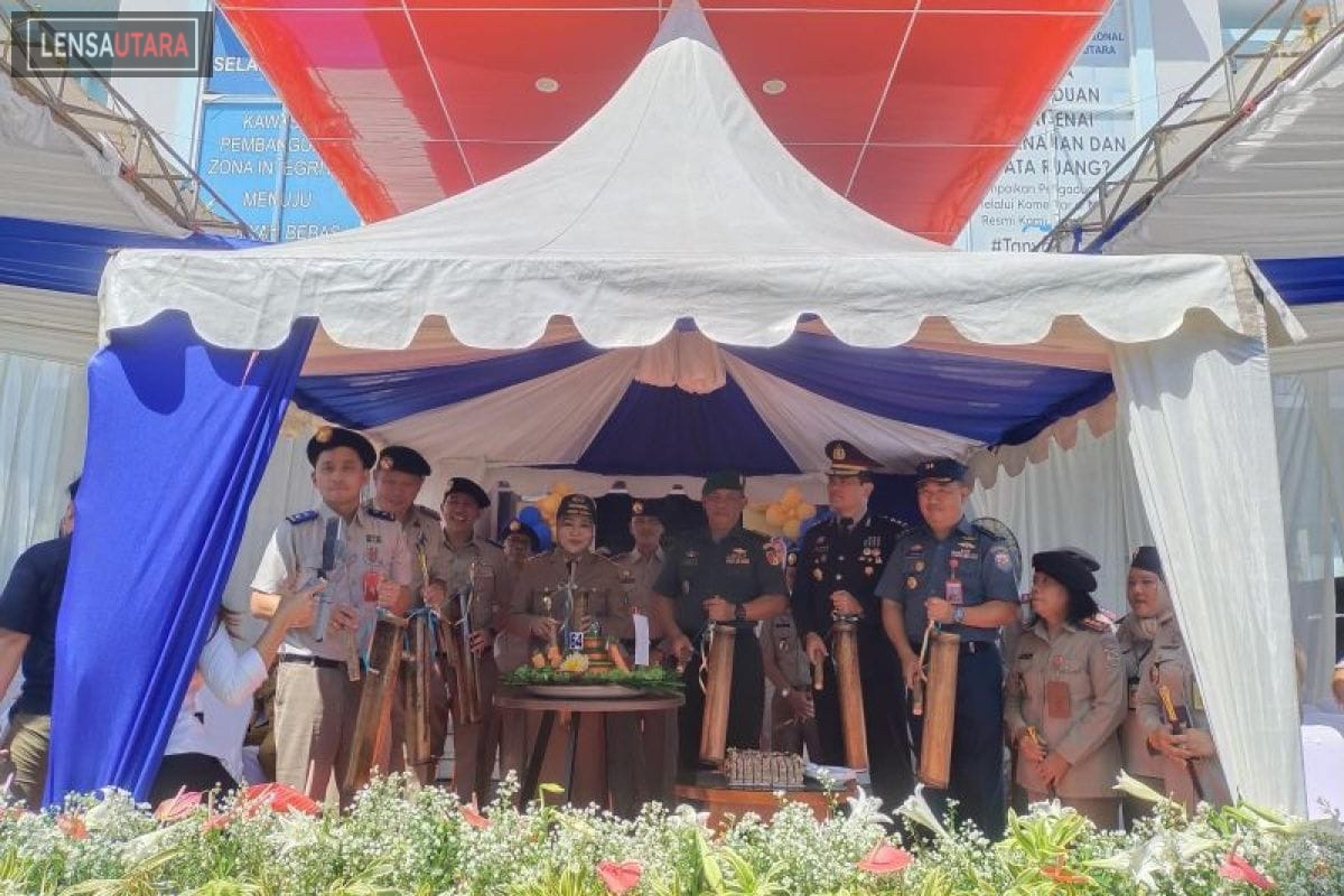 BPN Sulut Serahkan Puluhan Sertifikat Elektronik di Hantaru 2024