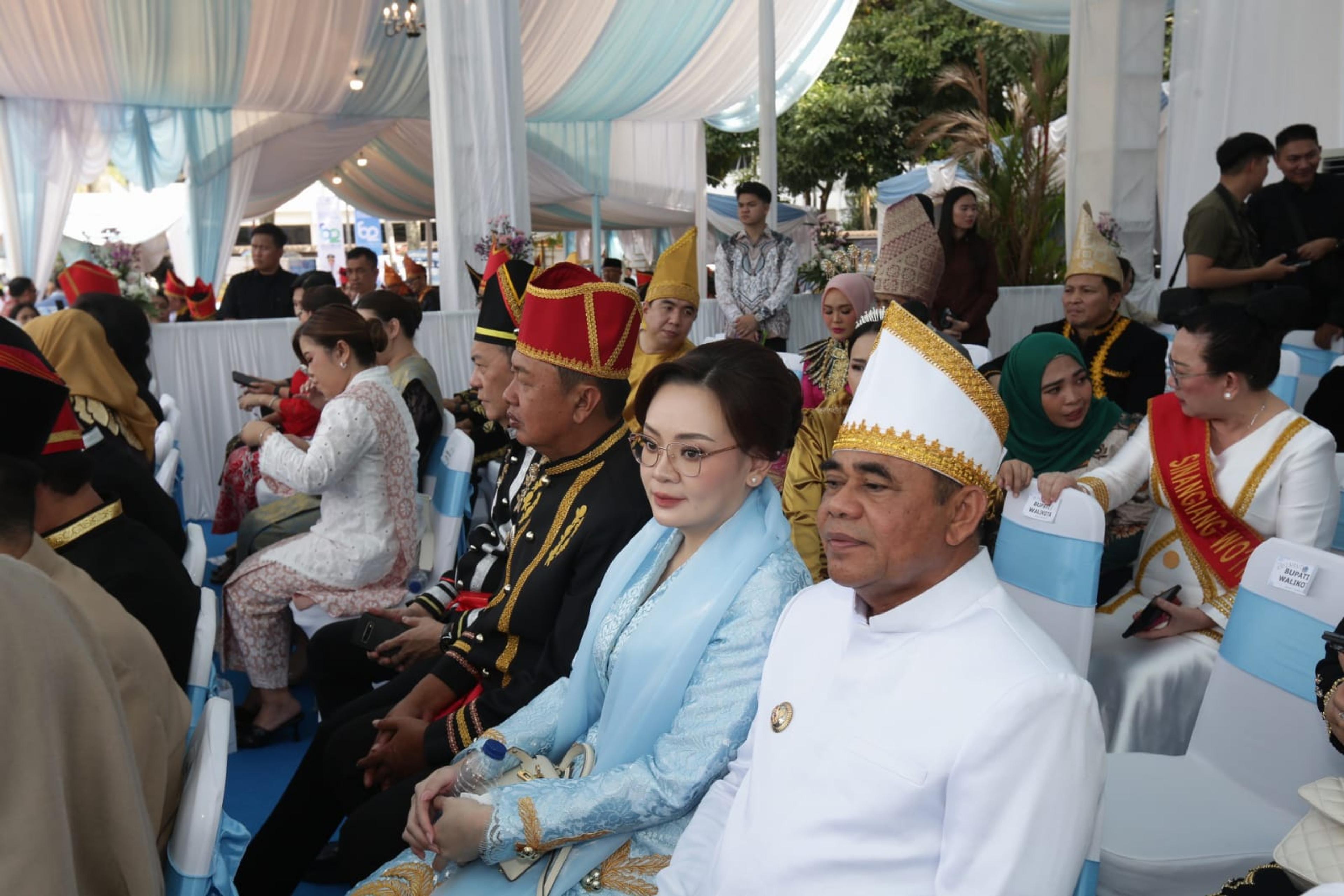 Wali Kota Tomohon Caroll Senduk bersama Wakil Wali Kota Tomohon Sendy Rumajar, menghadiri Upacara Peringatan Hari Ulang Tahun (HUT) ke-62 Provinsi Sulawesi Utara. (Ist)