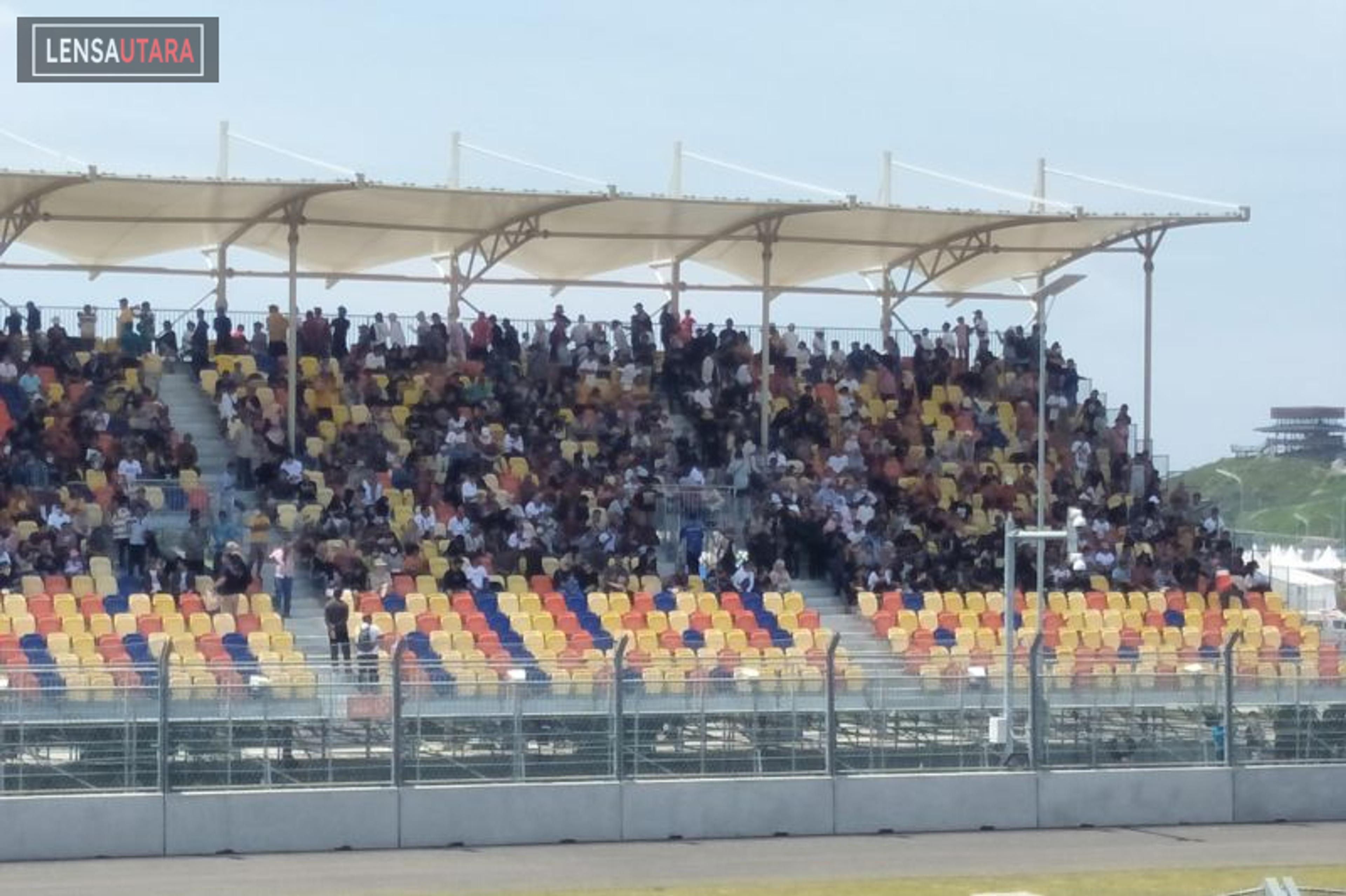 Penonton Mulai Padati Final Race WSBK Mandalika 2022