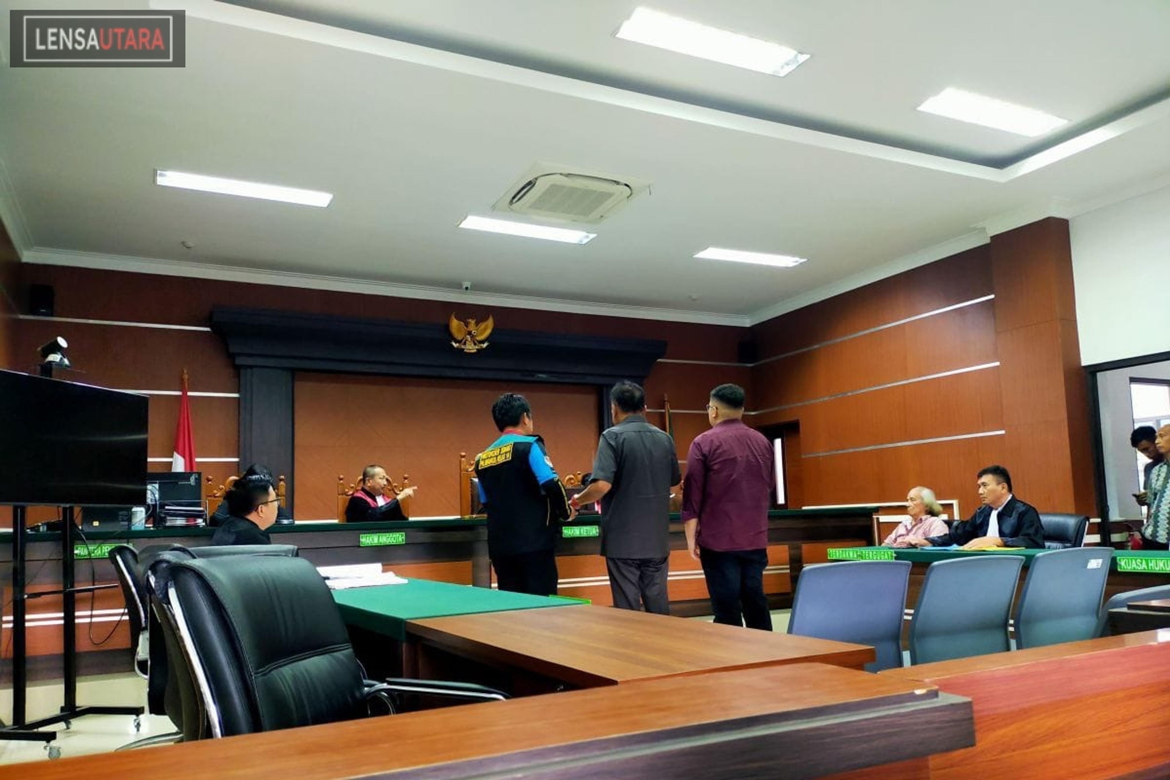 Gubernur Olly Dondokambey dan Anaknya Rio Bersaksi di Pengadilan Negeri Manado