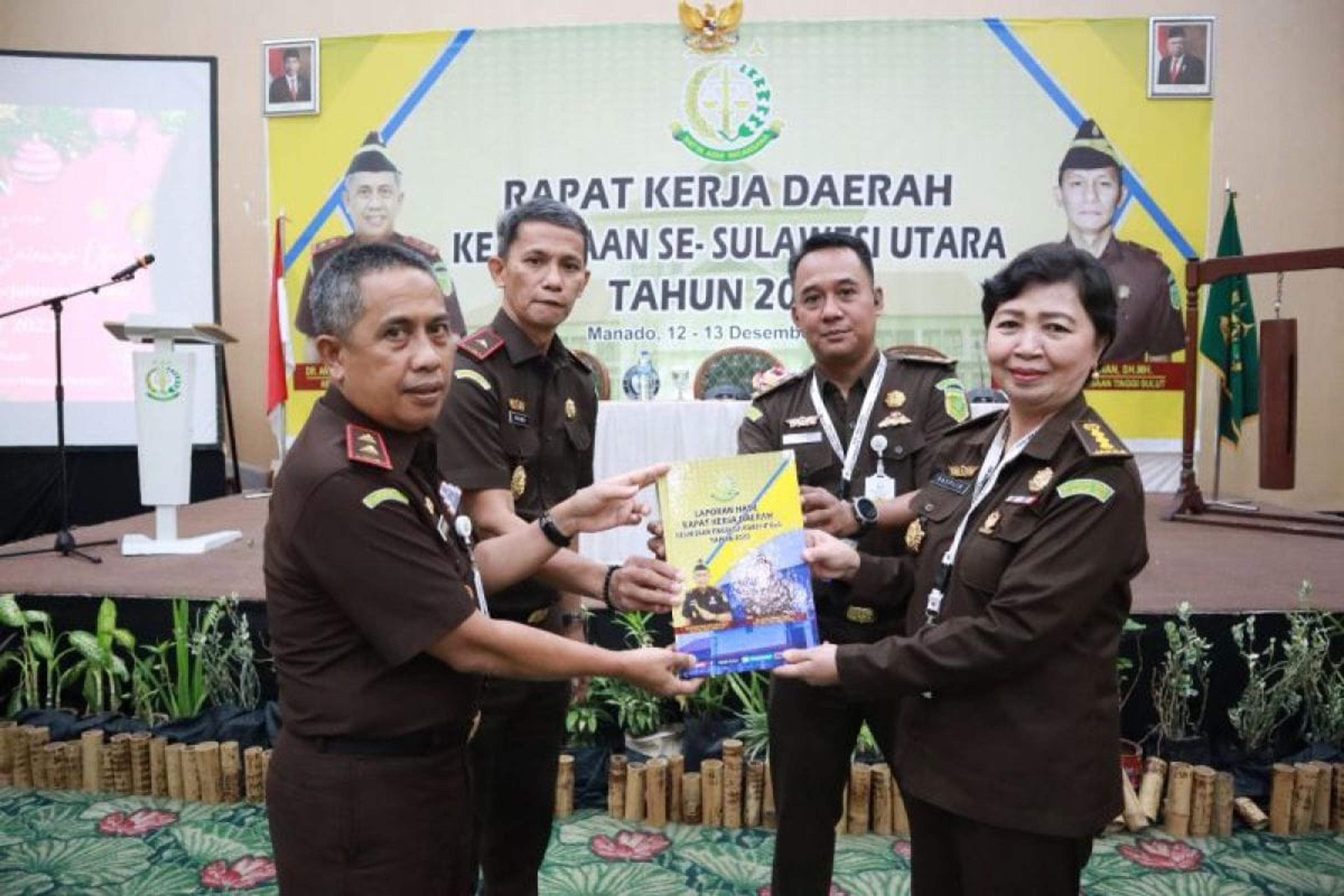 Wakajati Tutup Rakerda Kejaksaan se Sulawesi Utara