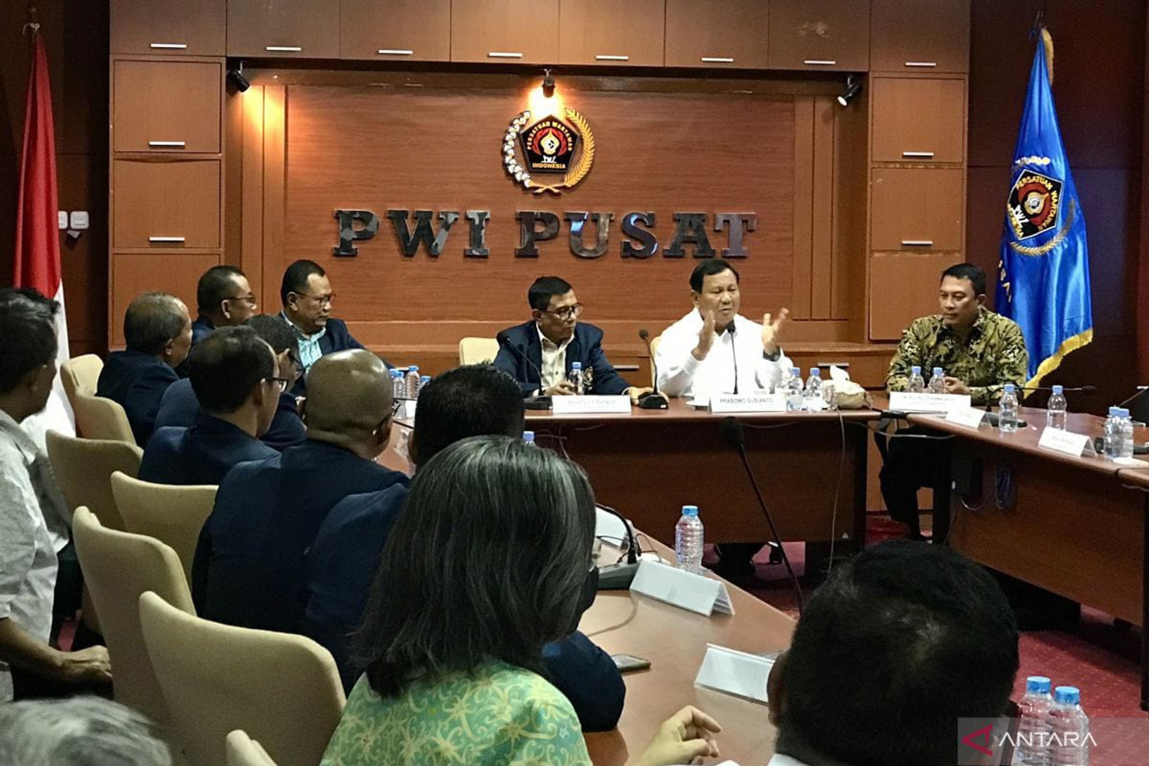 Berkunjung ke PWI, Prabowo: Saya Percaya Demokrasi