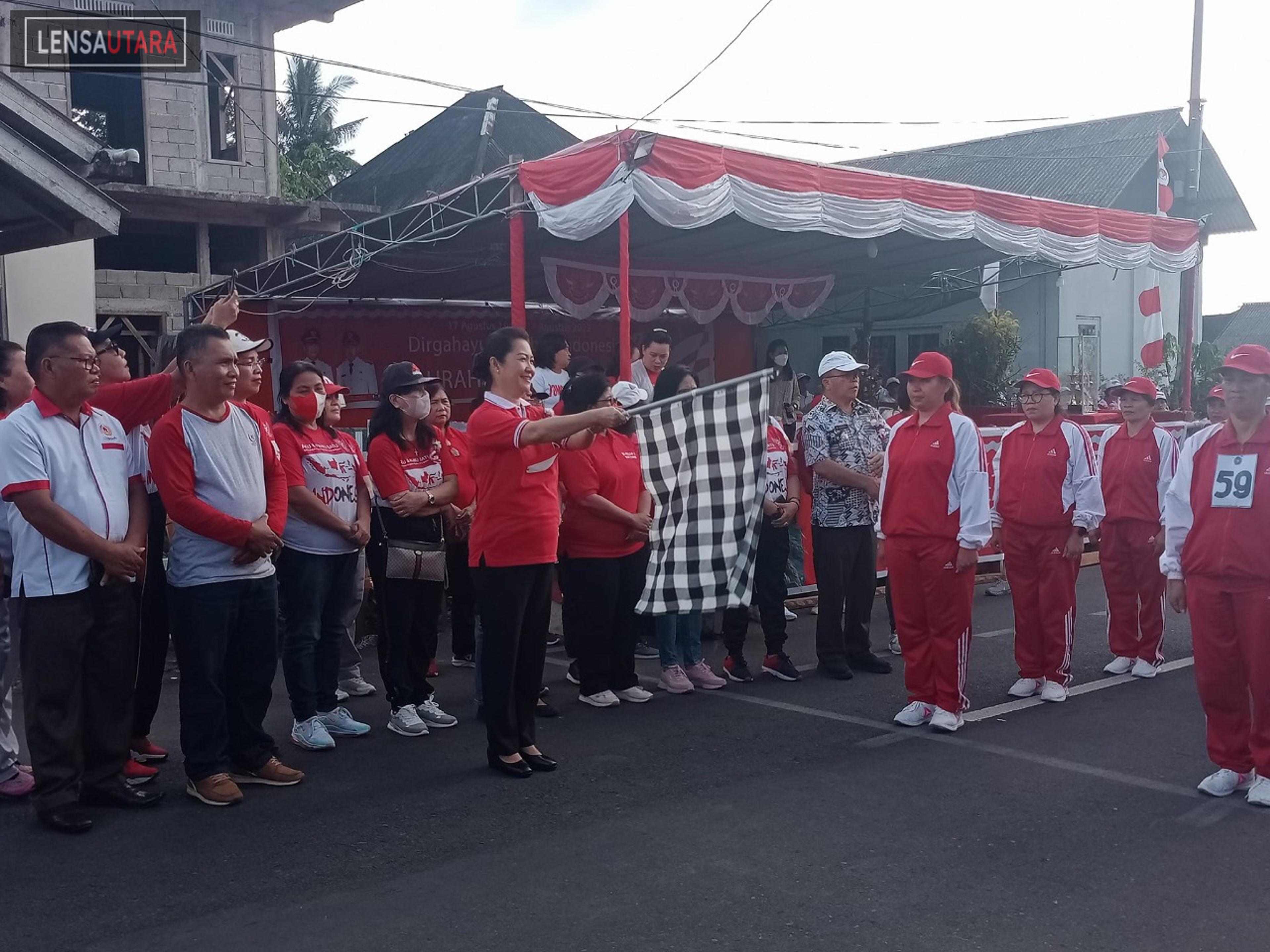 Rayakan Kemerdekaan RI, Tomohon Barat Gelar Lomba Gerak Jalan PKK