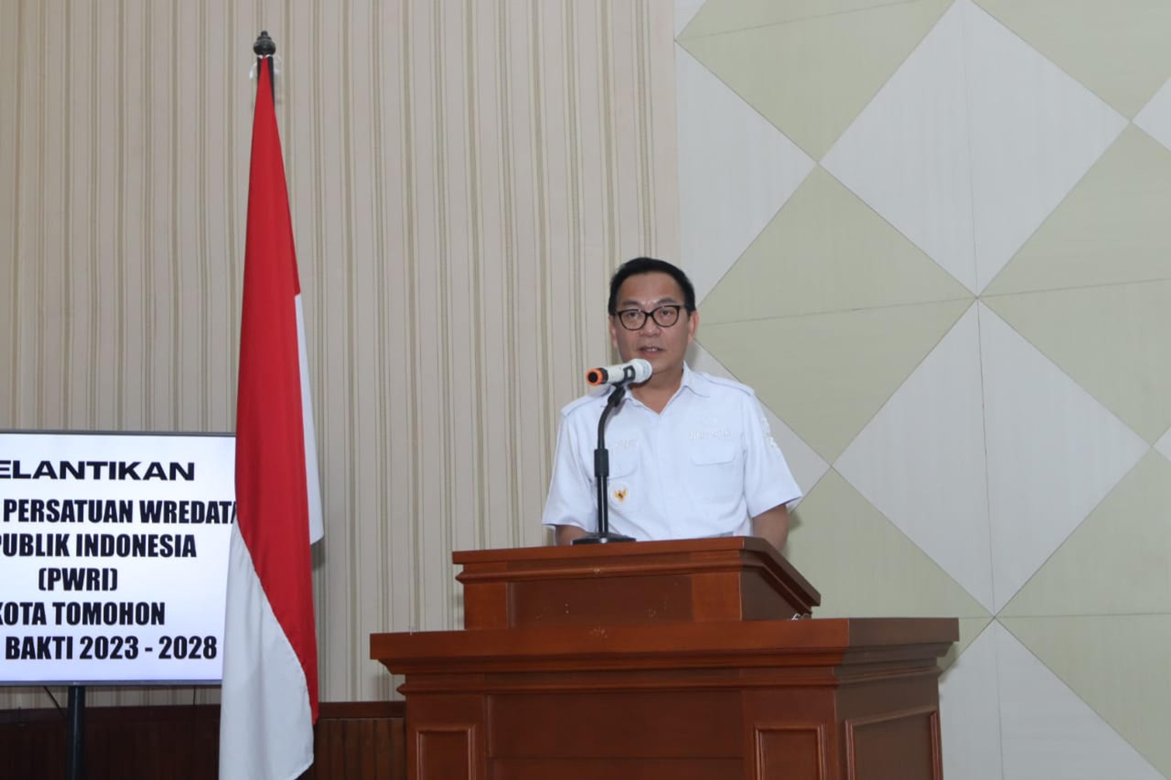 Walikota Tomohon Tantang PWRI Lebarkan Sayap Pengabdian