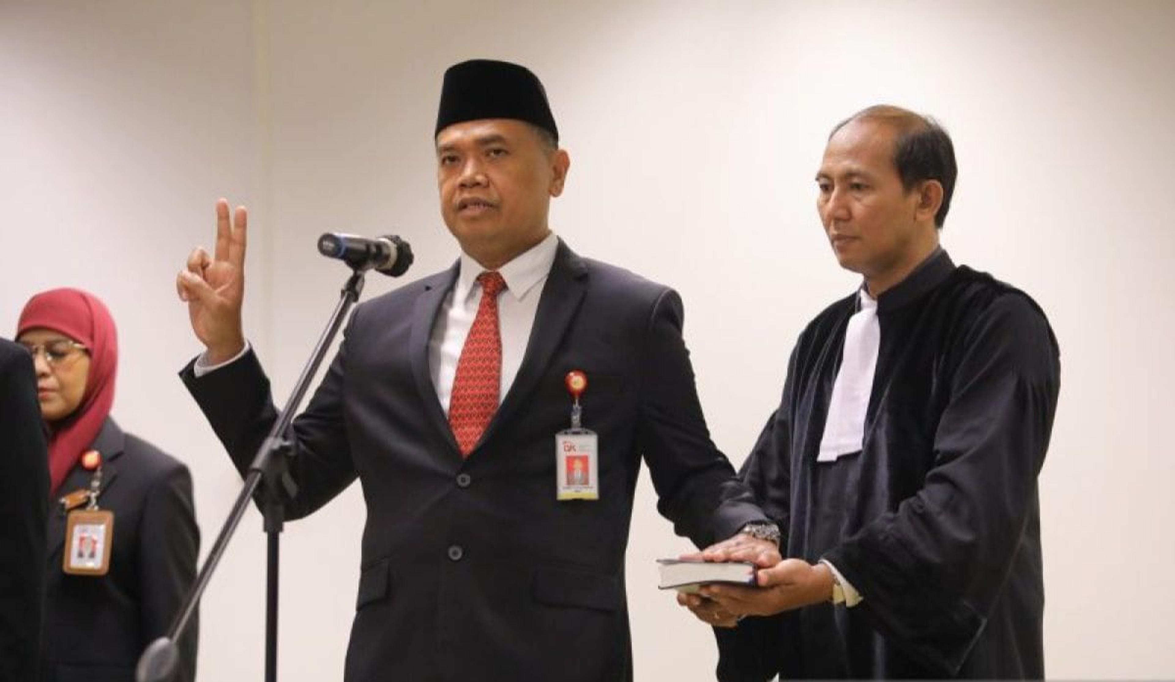 Robert Sianipar Jabat Kepala OJK Sulutgomalut yang Baru