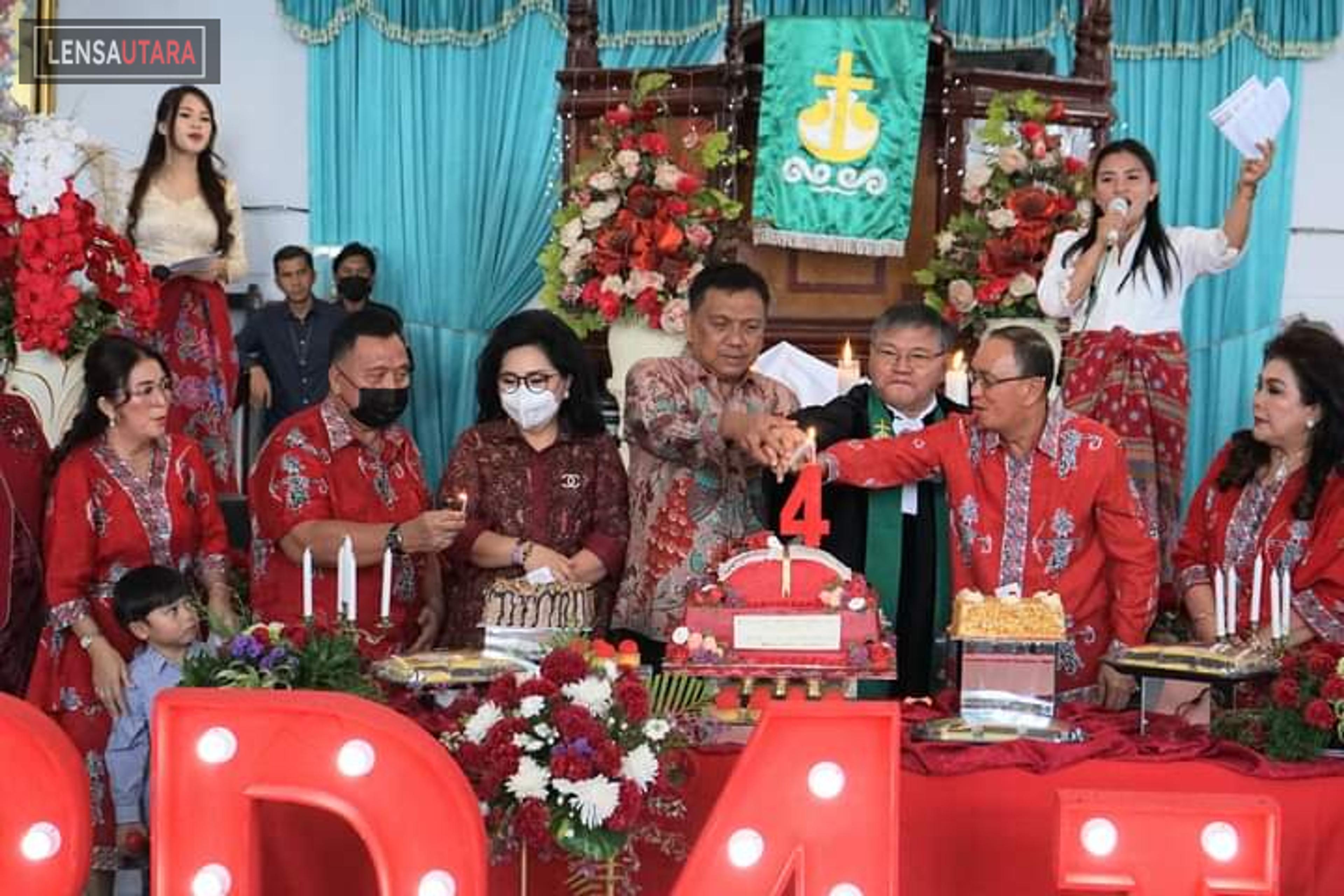 Ibadah Syukur 4 Tahun Kepemimpinan ROR-RD di Minahasa