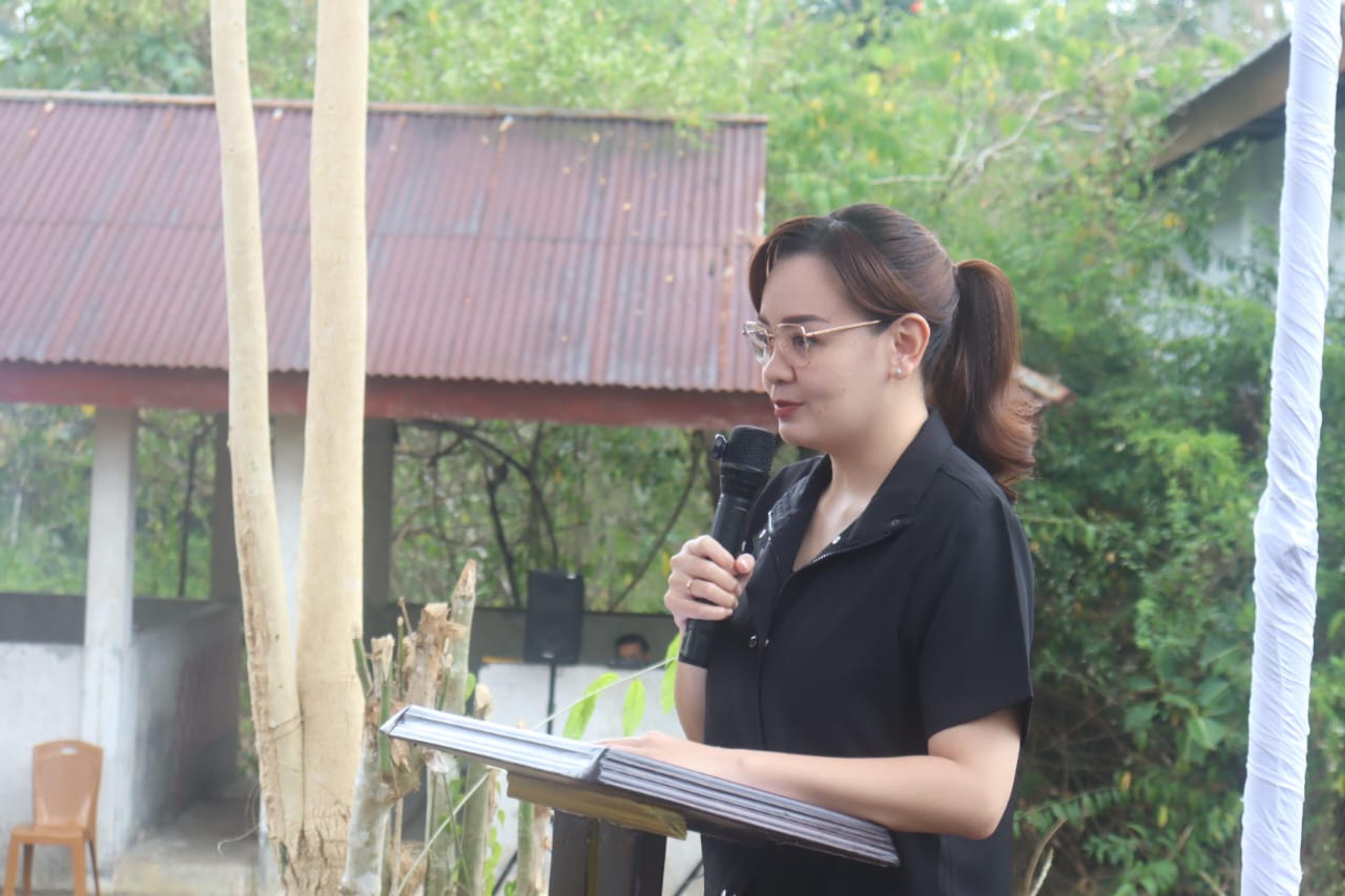Wakil Wali Kota Tomohon Sendy Rumajar, menghadiri kegiatan Jumat Sehati Jumpa Berlian serta Penanaman Pohon Integritas yg diselenggarakan oleh Bawaslu Kota Tomohon. (Ist)
