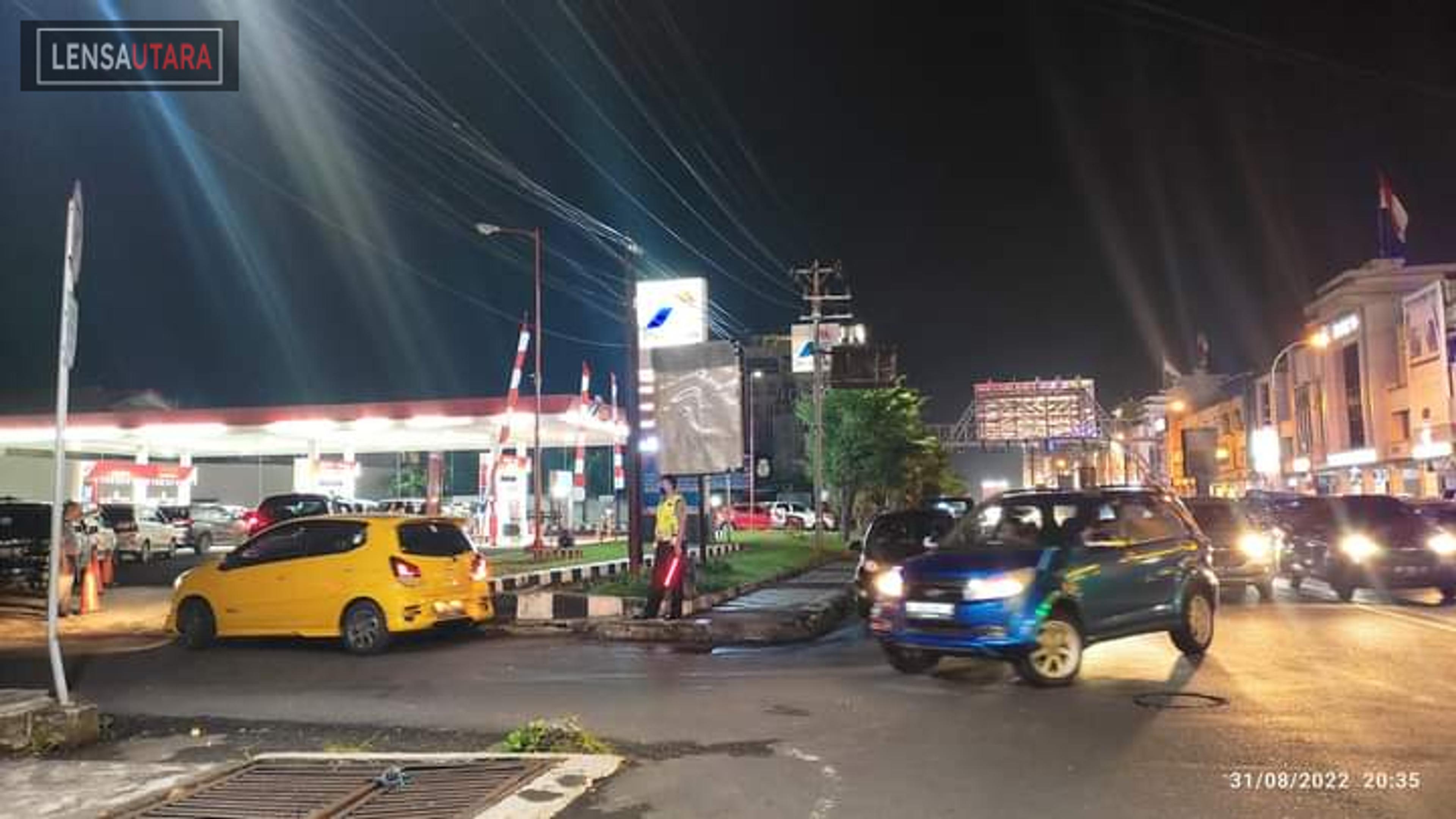 Isu Harga BBM Naik, Antrean Terjadi di Sejumlah SPBU