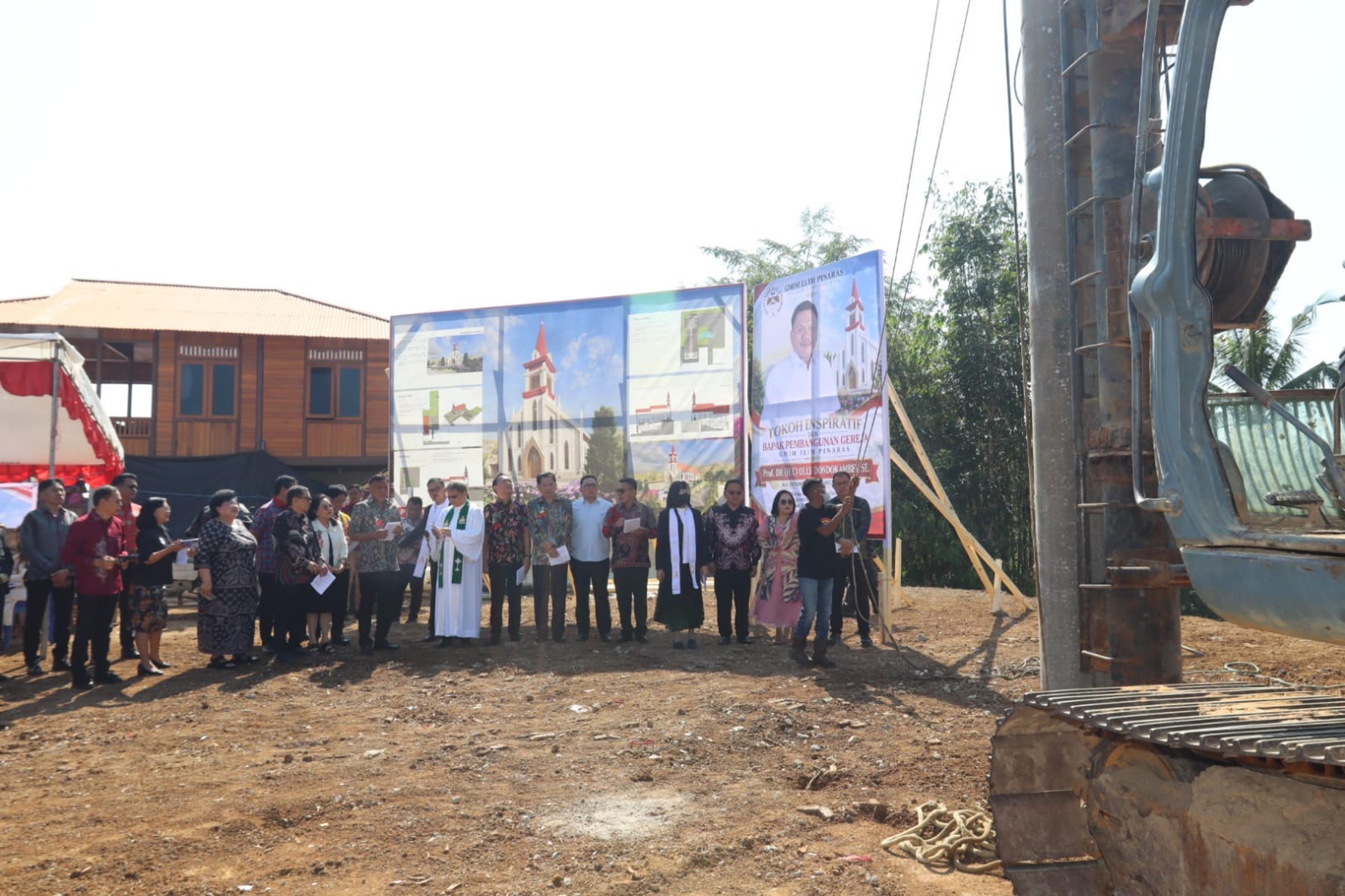 Tiang Pancang Pembangunan Gedung Gereja Baru GMIM Elim Pinaras Dicanangkan, Caroll Senduk: Butuh Kebersamaan dan Gotong Royong