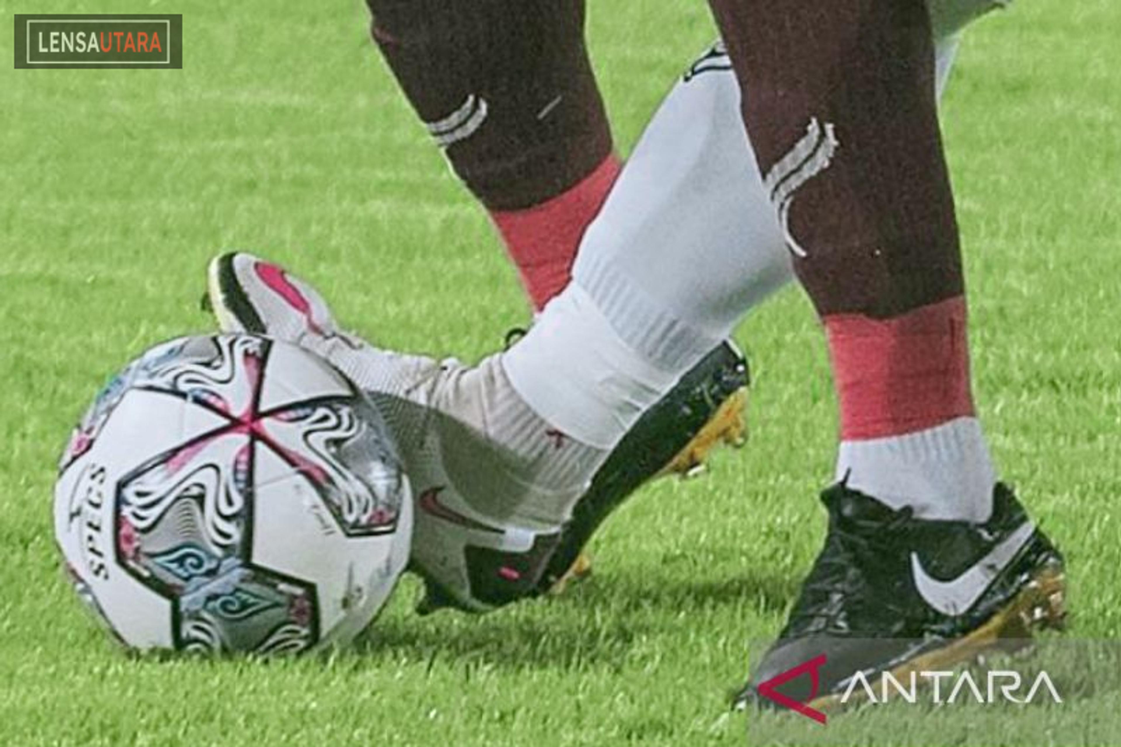 Studi: Kesehatan Otak Pesepak Bola Cenderung Memburuk Setelah Usia 65