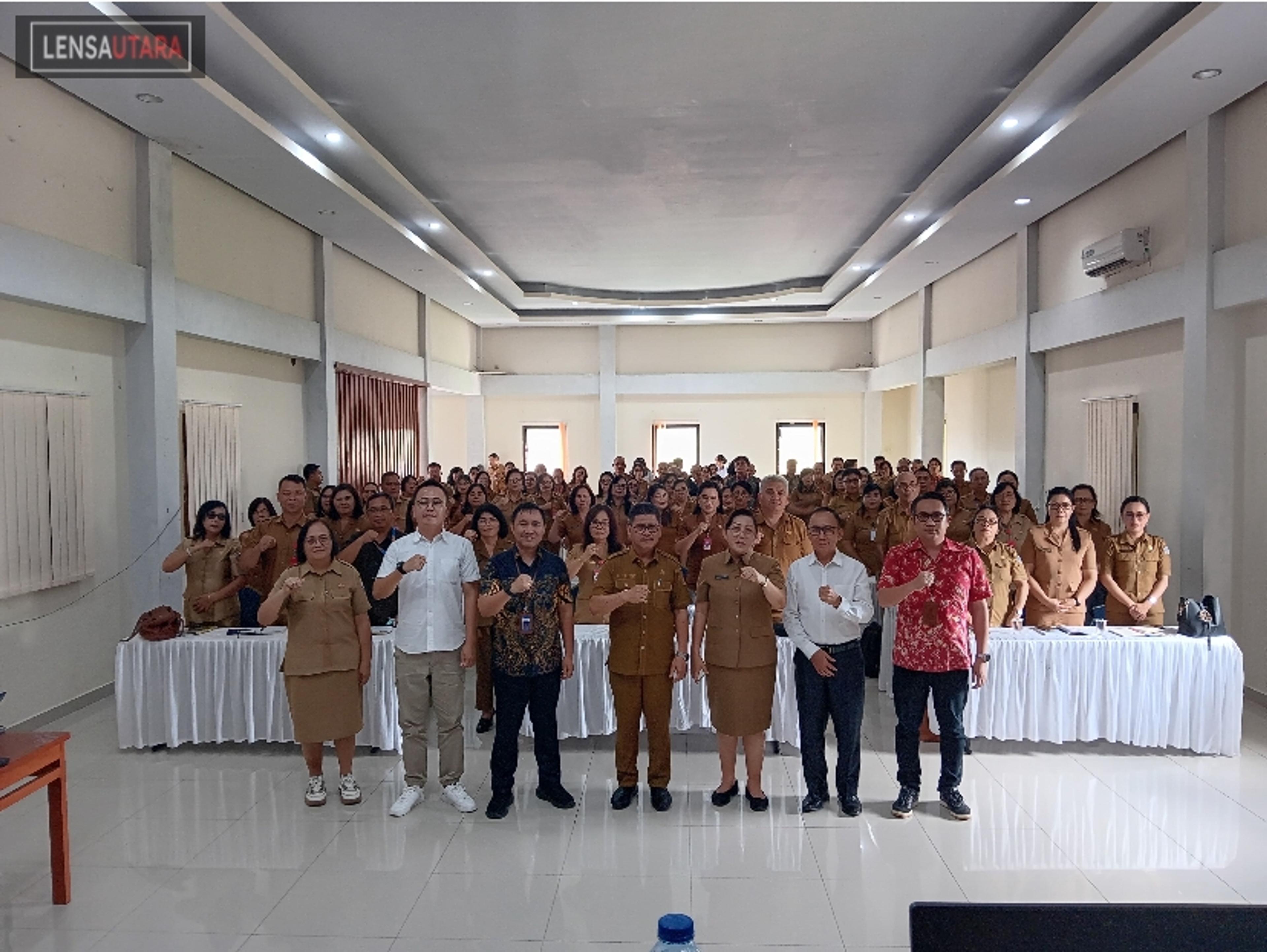 Pjs Walikota Fereydy Kaligis Buka Kegiatan Asesmen Kepala Sekolah di Tomohon