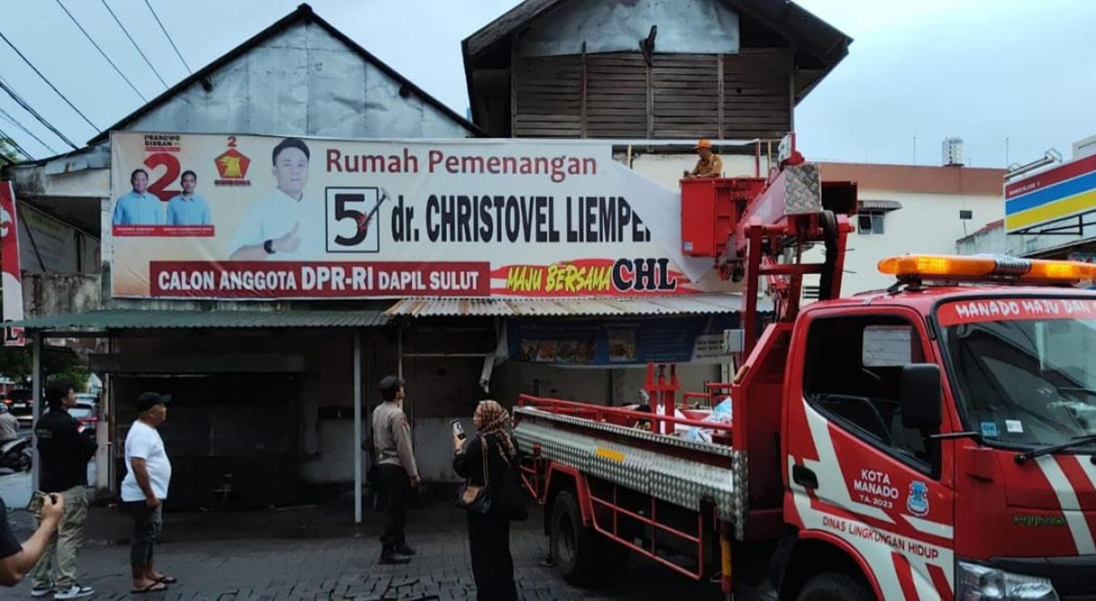 Bawaslu Manado Terus Bersihkan APK di Masa Tenang