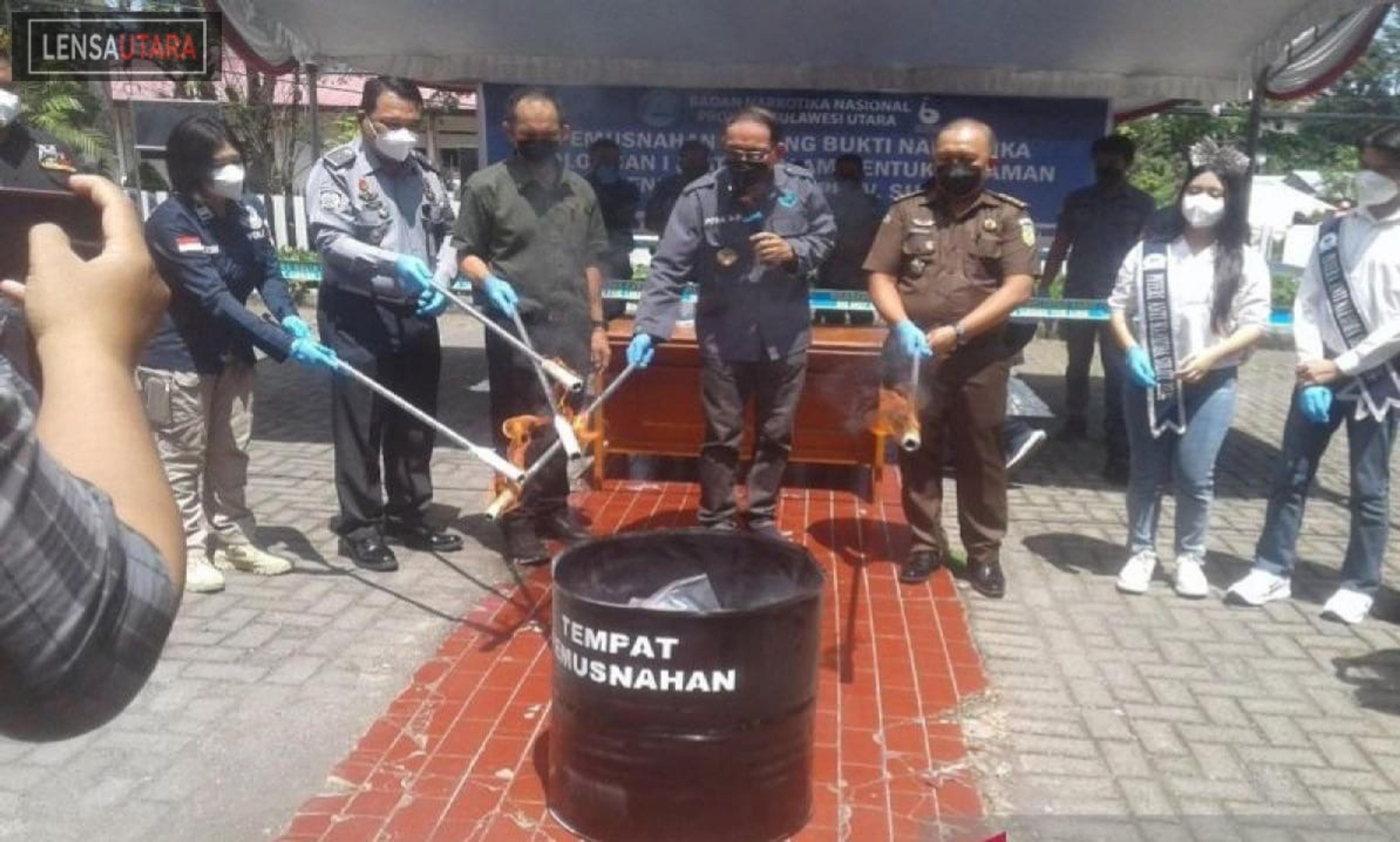 BNN Sulut Musnahkan Barang Bukti Narkotika Ganja 98,52 gram