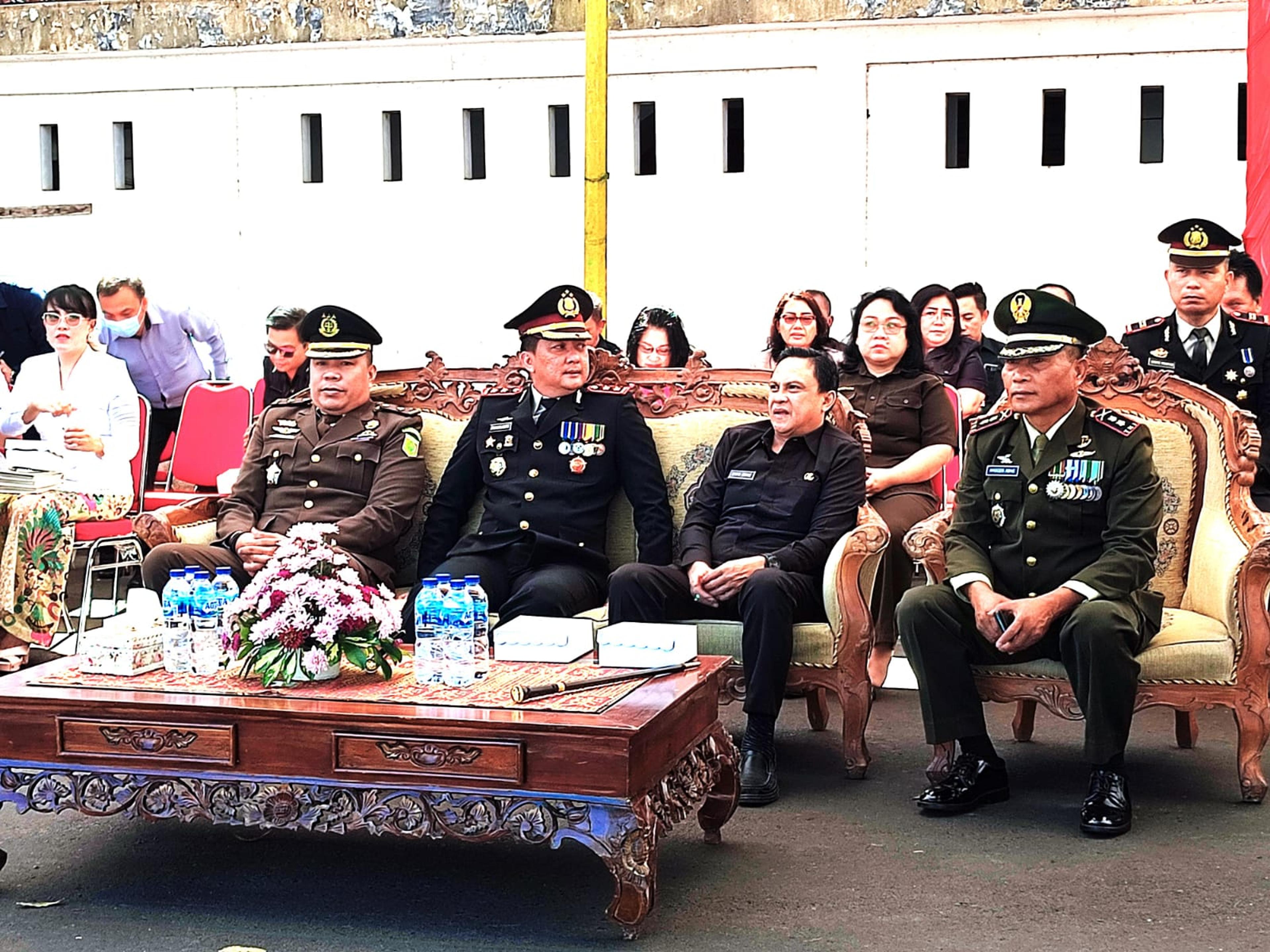 Hadiri Upacara Hari Bhayangkara ke 77, Edwin Roring Ucapkan Selamat Kepada Polres Tomohon