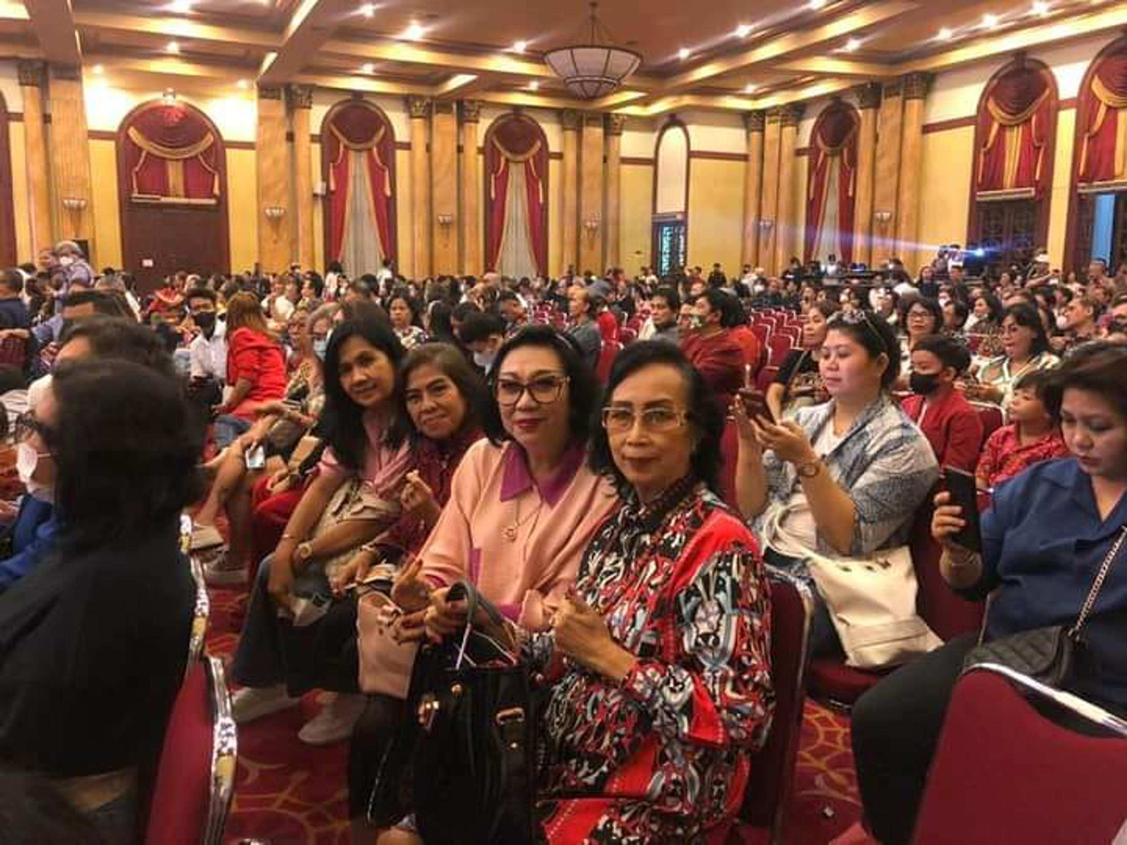 Ribuan Warga Bersama Artis dan Tokoh Kawanua Hadiri Perayaan 50 Tahun KKK