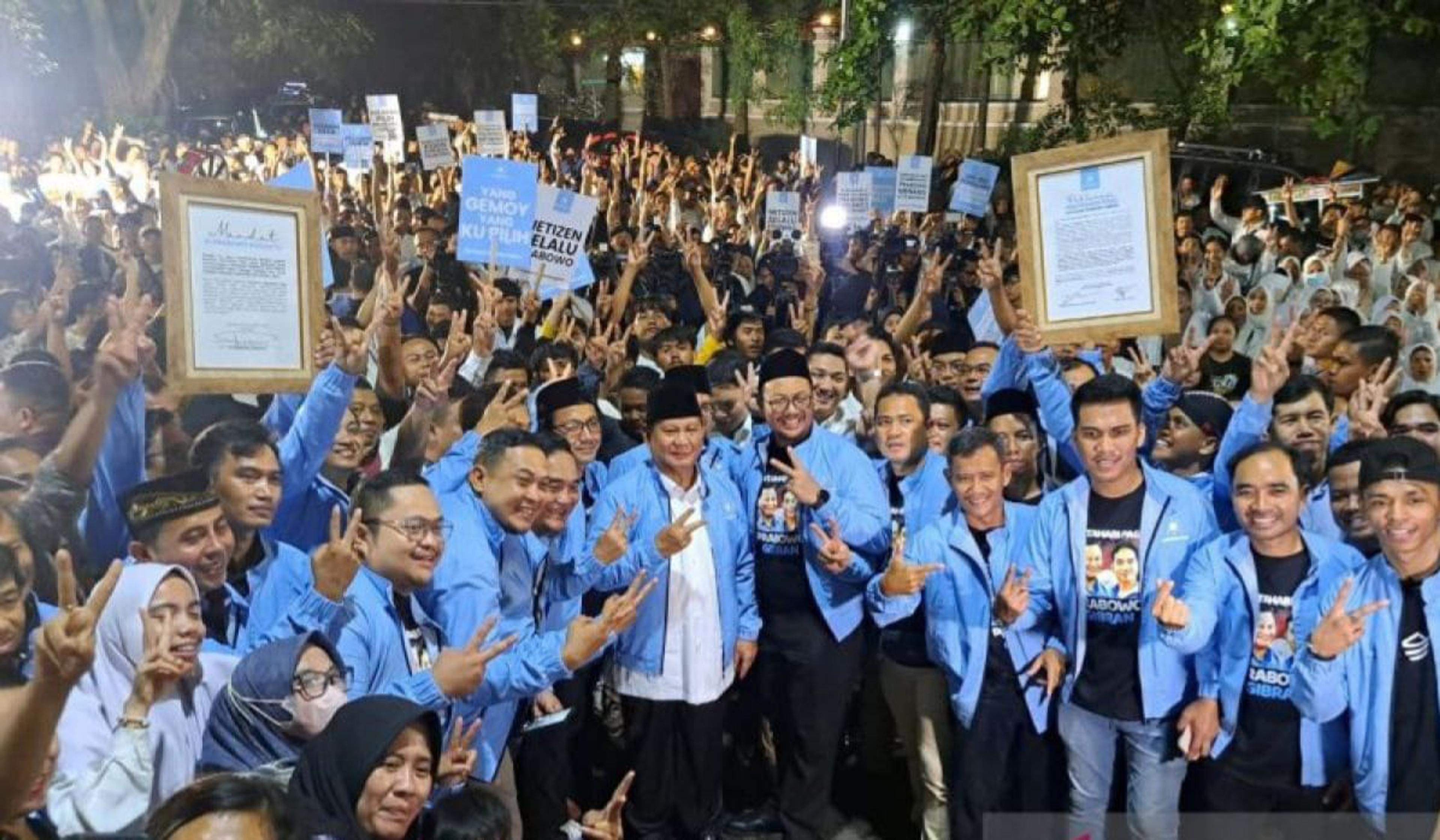 Prabowo ke Relawan: Rakyat Butuh Pemimpin yang Rukun