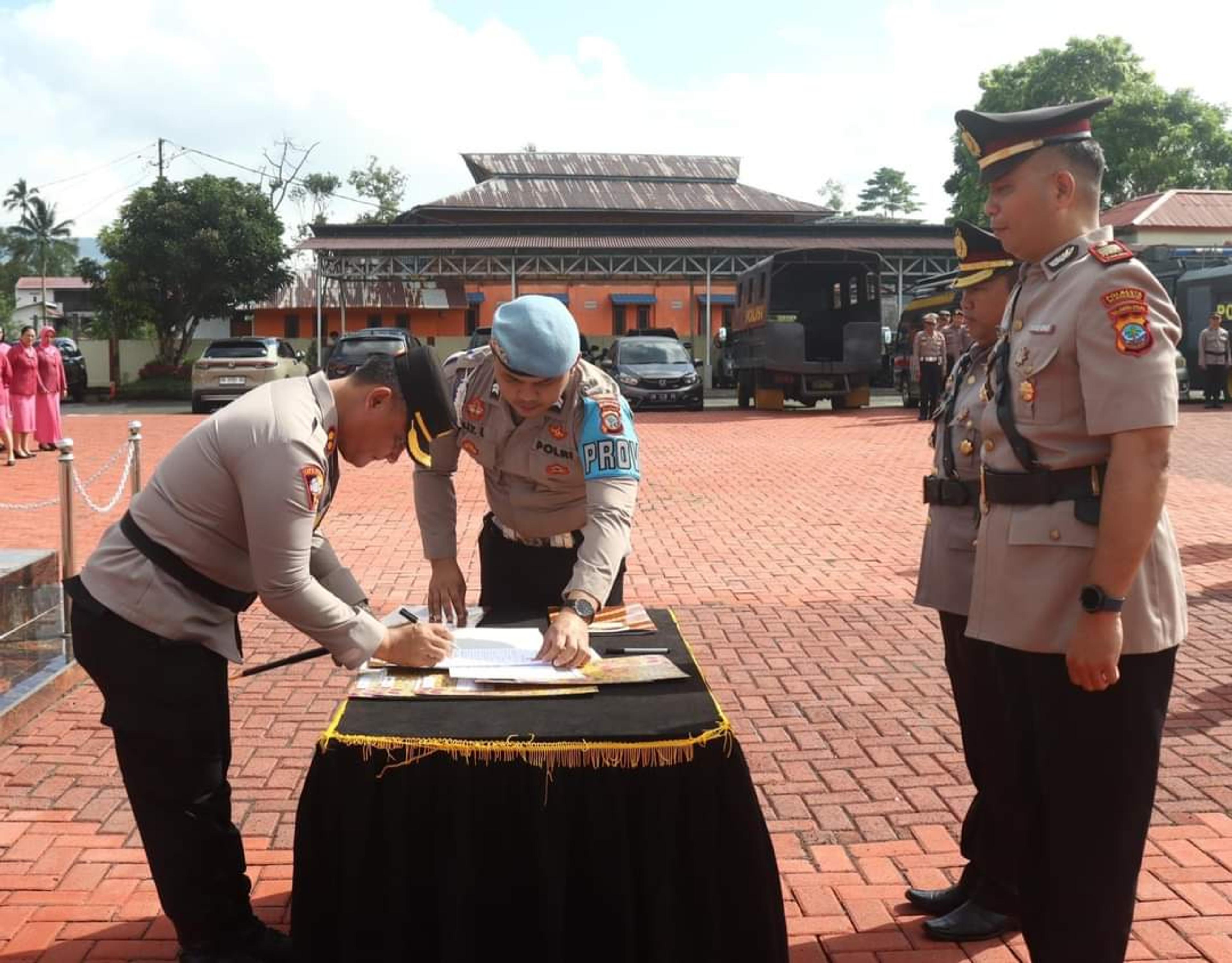 Polres Tomohon Gelar Sertijab, 9 Pejabat Utama Dimutasi