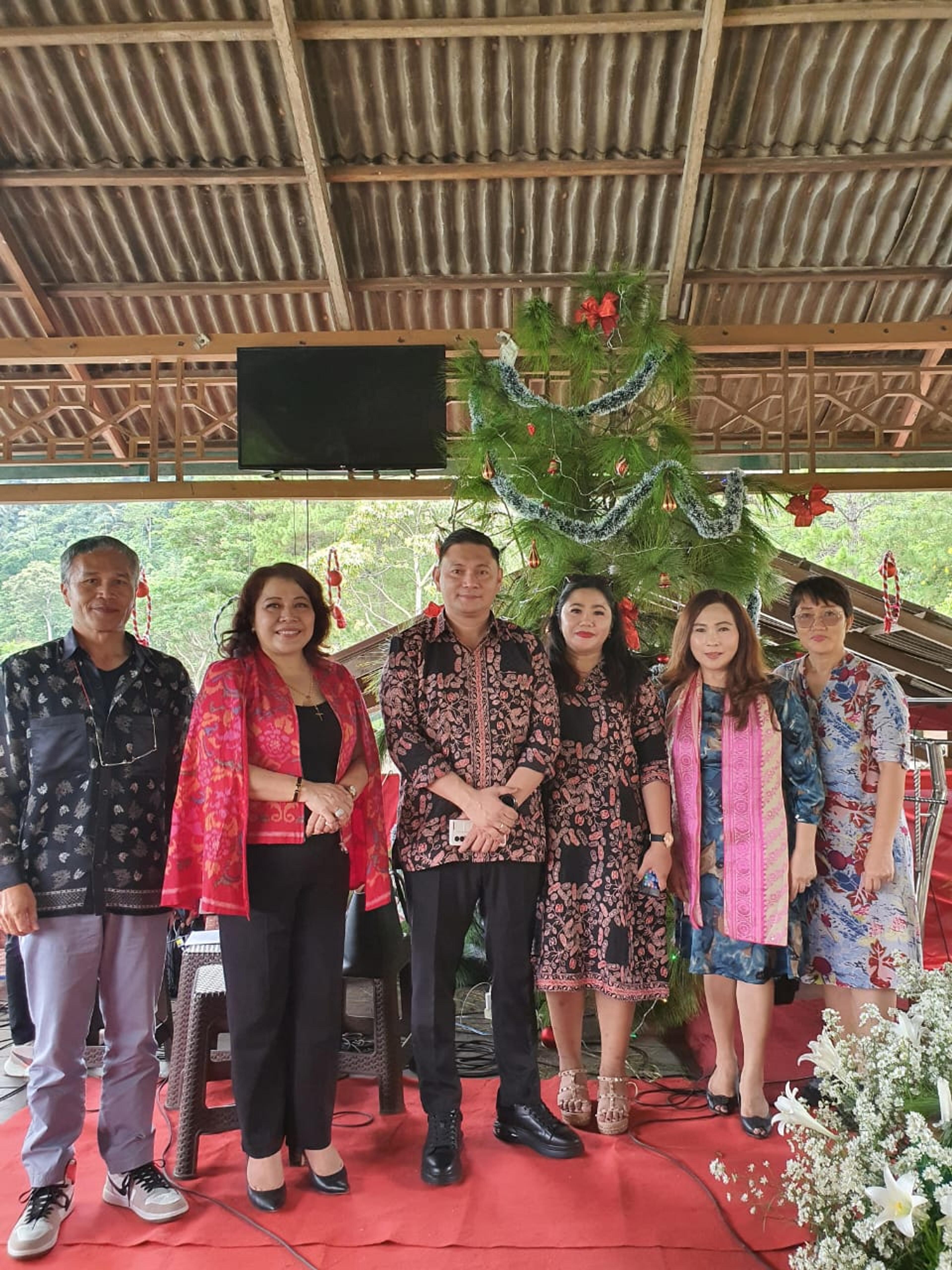 Danau Linow Jadi Lokasi Ibadah Pra-Natal Dispar Tomohon