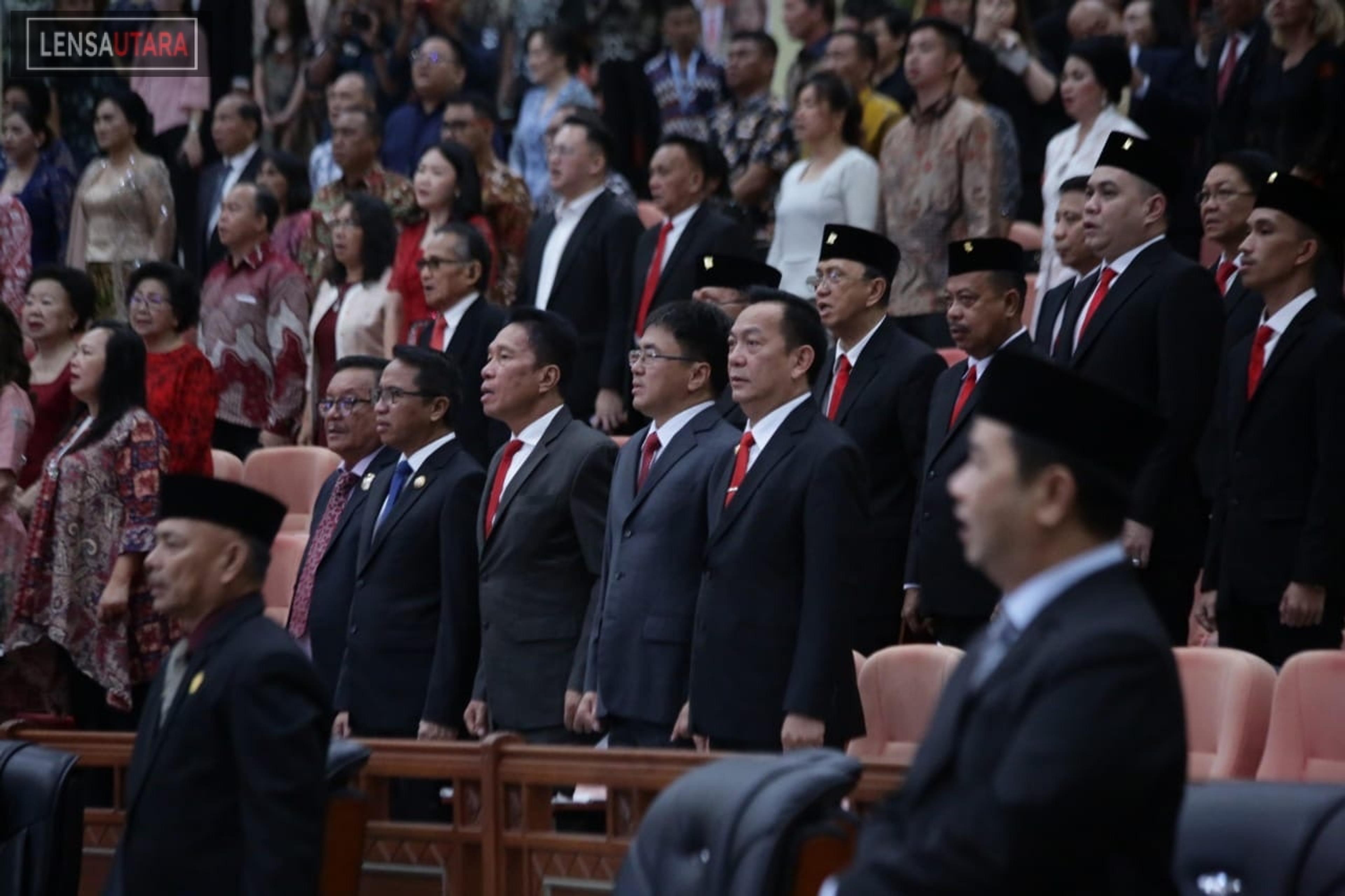 Walikota Caroll Hadiri Pelantikan Anggota DPRD Provinsi Sulut Periode 2024-2029