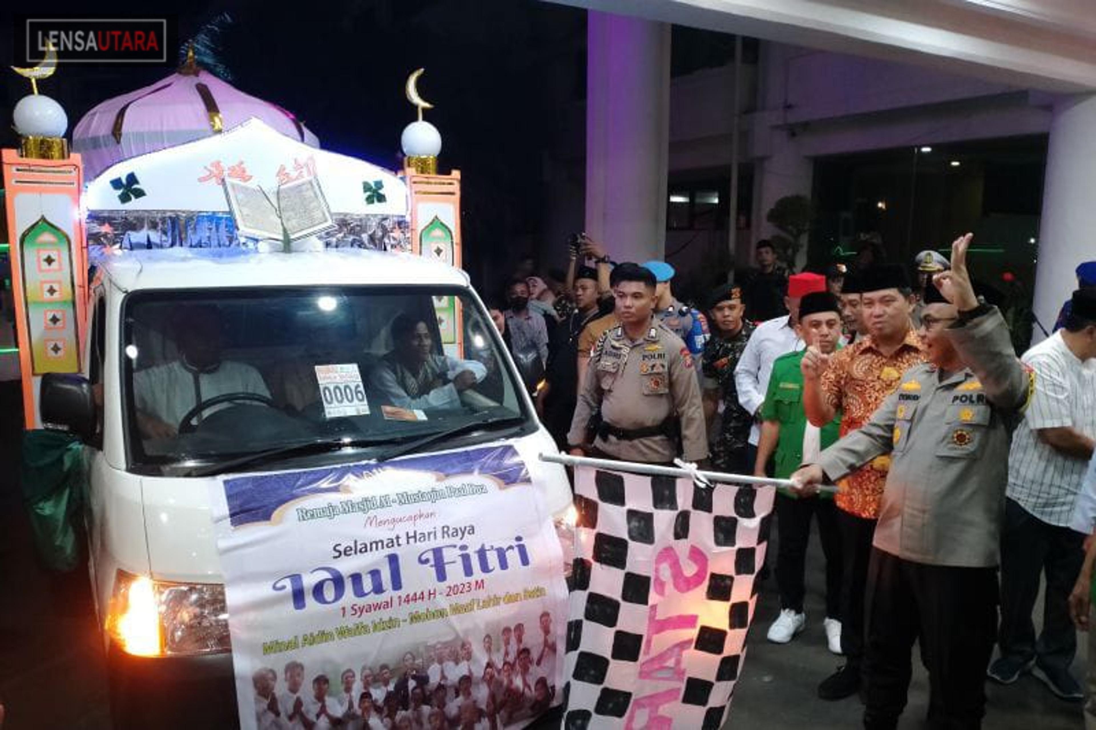 Kendaraan Hias Warnai Pawai Takbiran di Manado