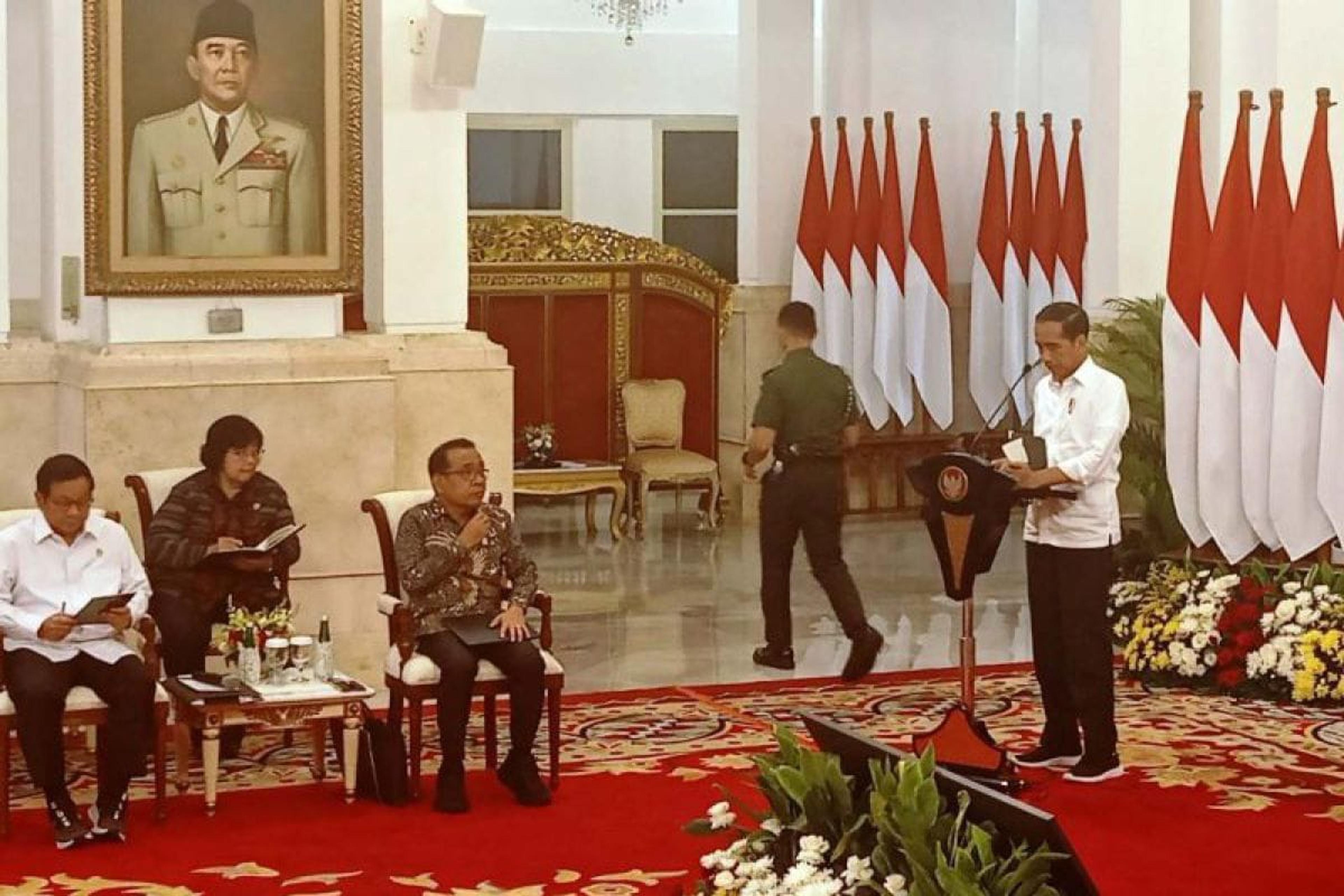 Presiden Jokowi Minta Transportasi Natal dan Tahun Baru Siapkan dengan Baik