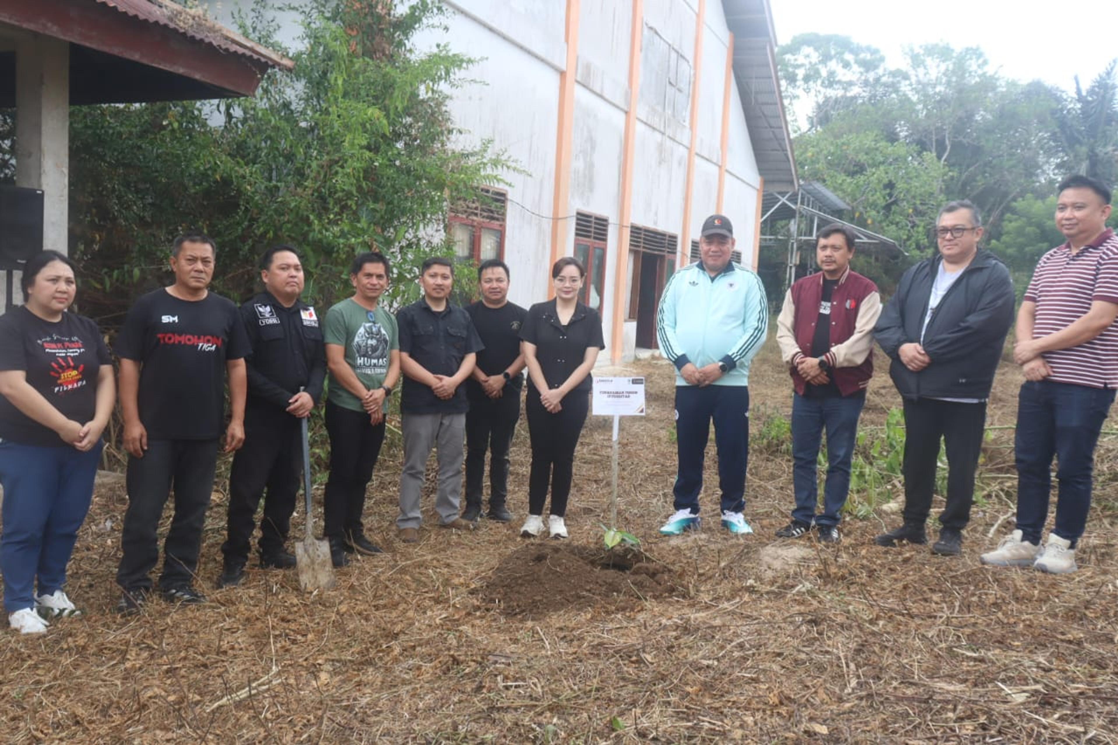 Bawaslu Tomohon Gelar Jumat Sehati Jumpa Berlian serta Penanaman Pohon Integritas, Wawali Sendy Rumajar Ikut Hadir
