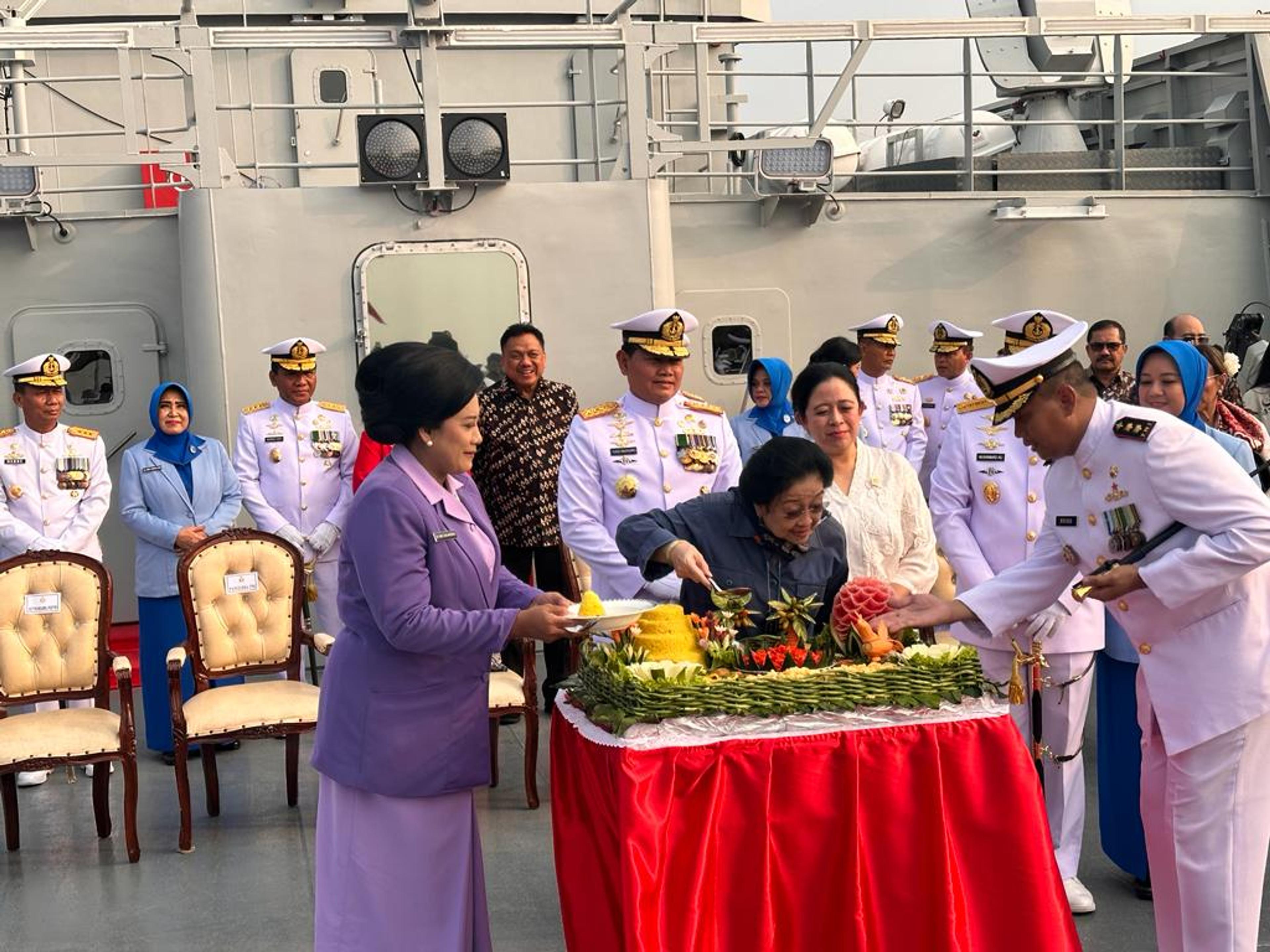 KRI Bung Karno-369 Diresmikan Panglima, Dihadiri Keluarga Sukarno dan Olly Dondokambey