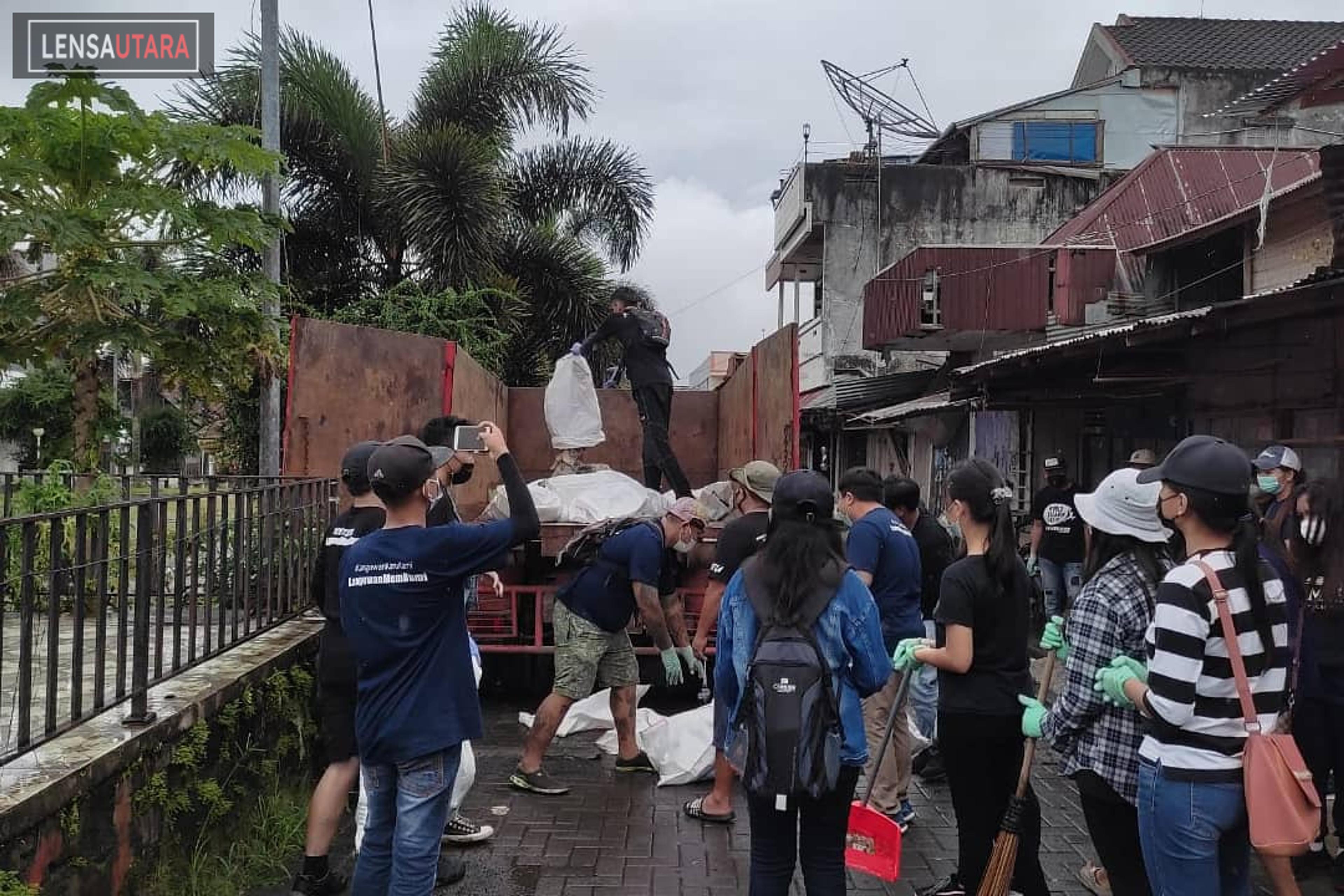 Komunitas World Clean up Day, Gelar Bersih-Bersih Sampah di Langowan