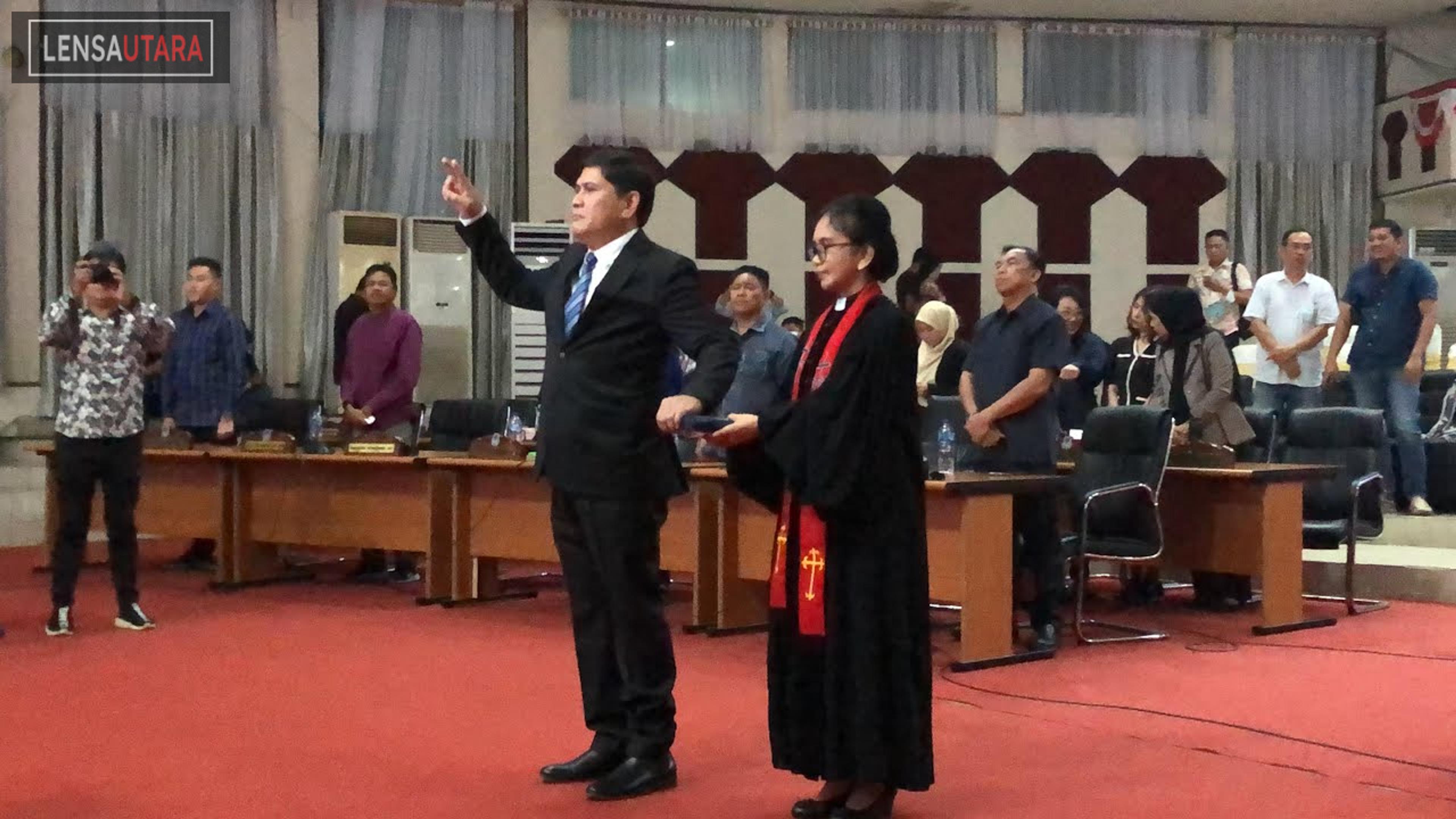 Franklin Sinjal Resmi Duduk Kembali di Kursi DPRD Gantikan Maikel Towoliu
