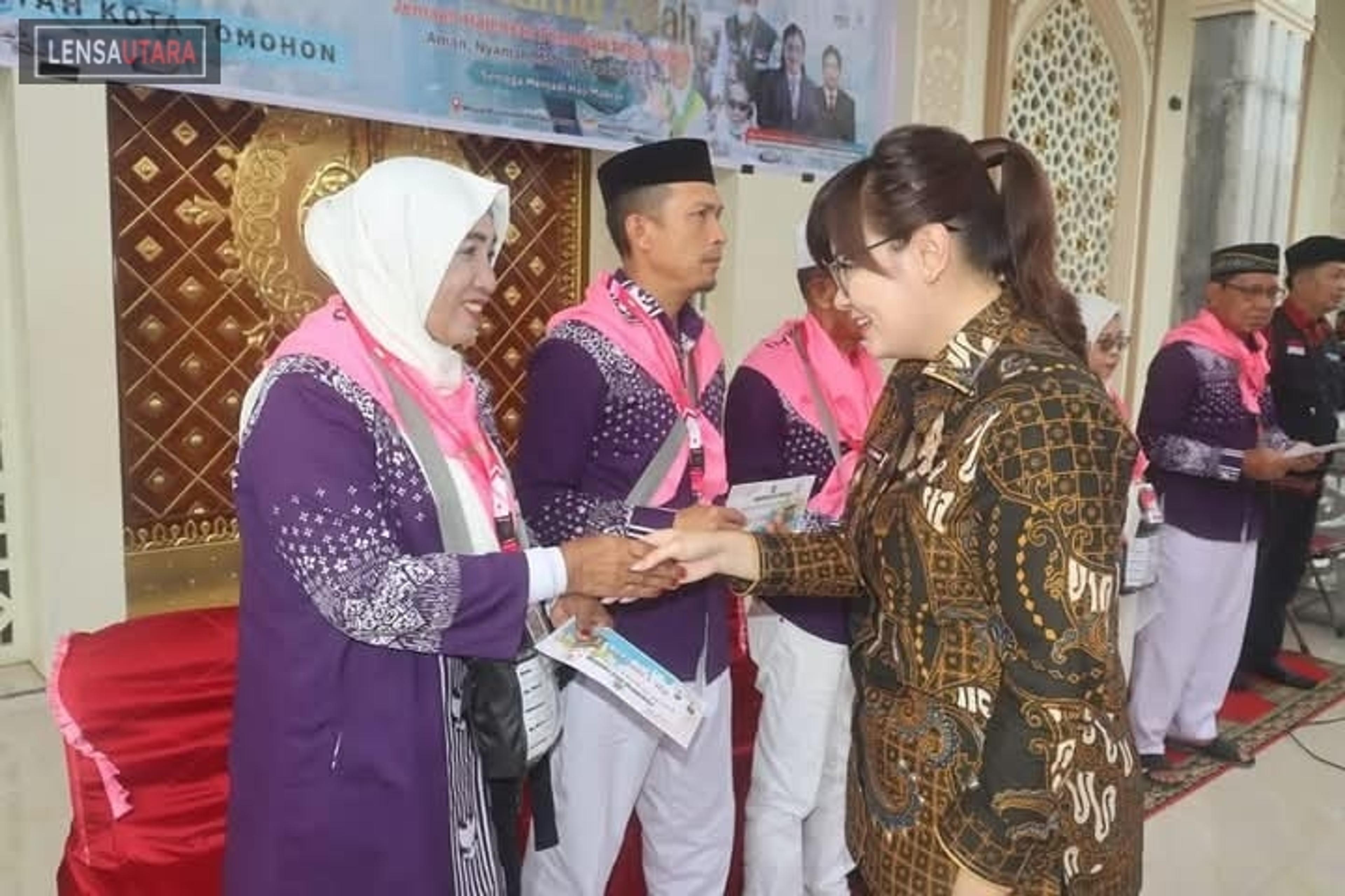 Calon Jemaah Haji asal Kota Tomohon Dilepas, Wawali Berpesan Saling Bantu dan Jaga Kekompakan