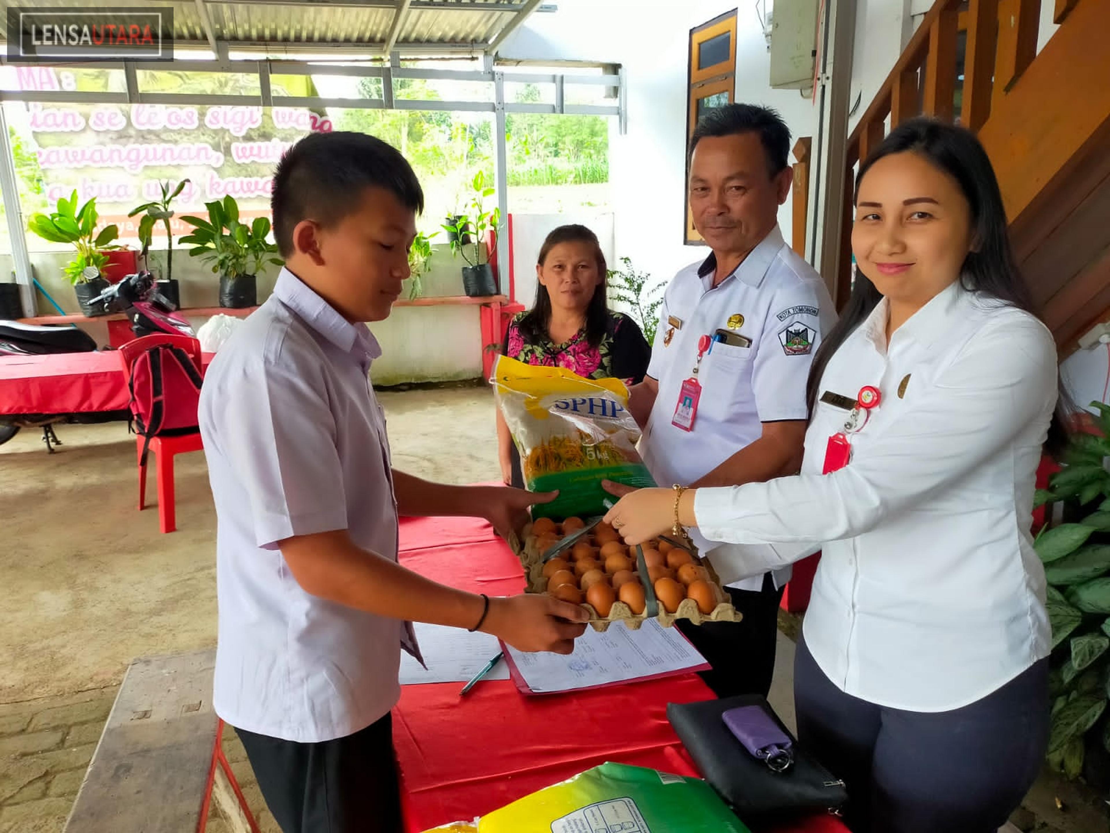 CSWL Berikan Bansos 134 Paket Untuk Anak Yatim Piatu di Kota Tomohon
