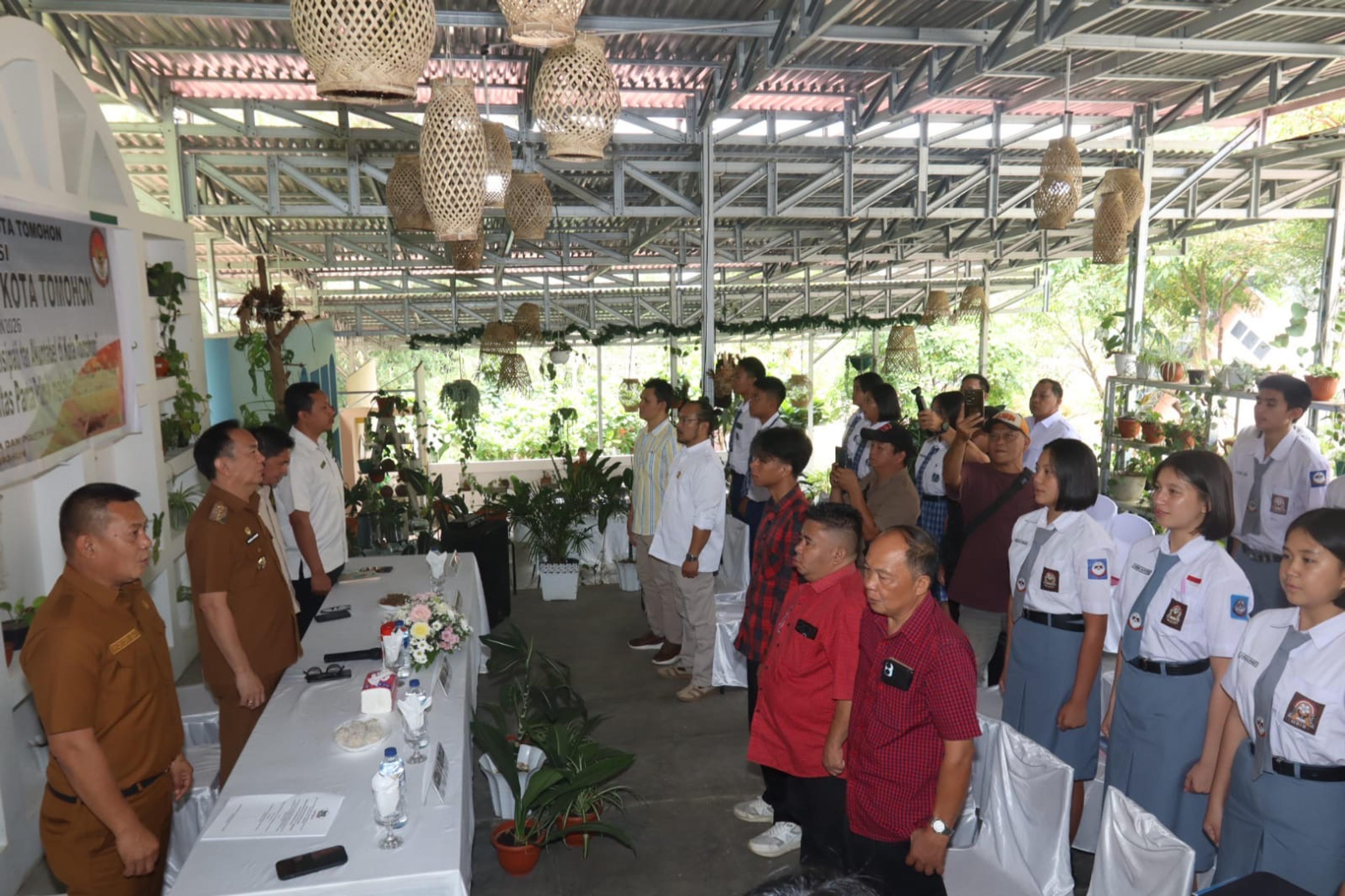 Wali Kota Tomohon Buka Kegiatan Sosialisasi Pendidikan Politik Bagi Generasi Muda