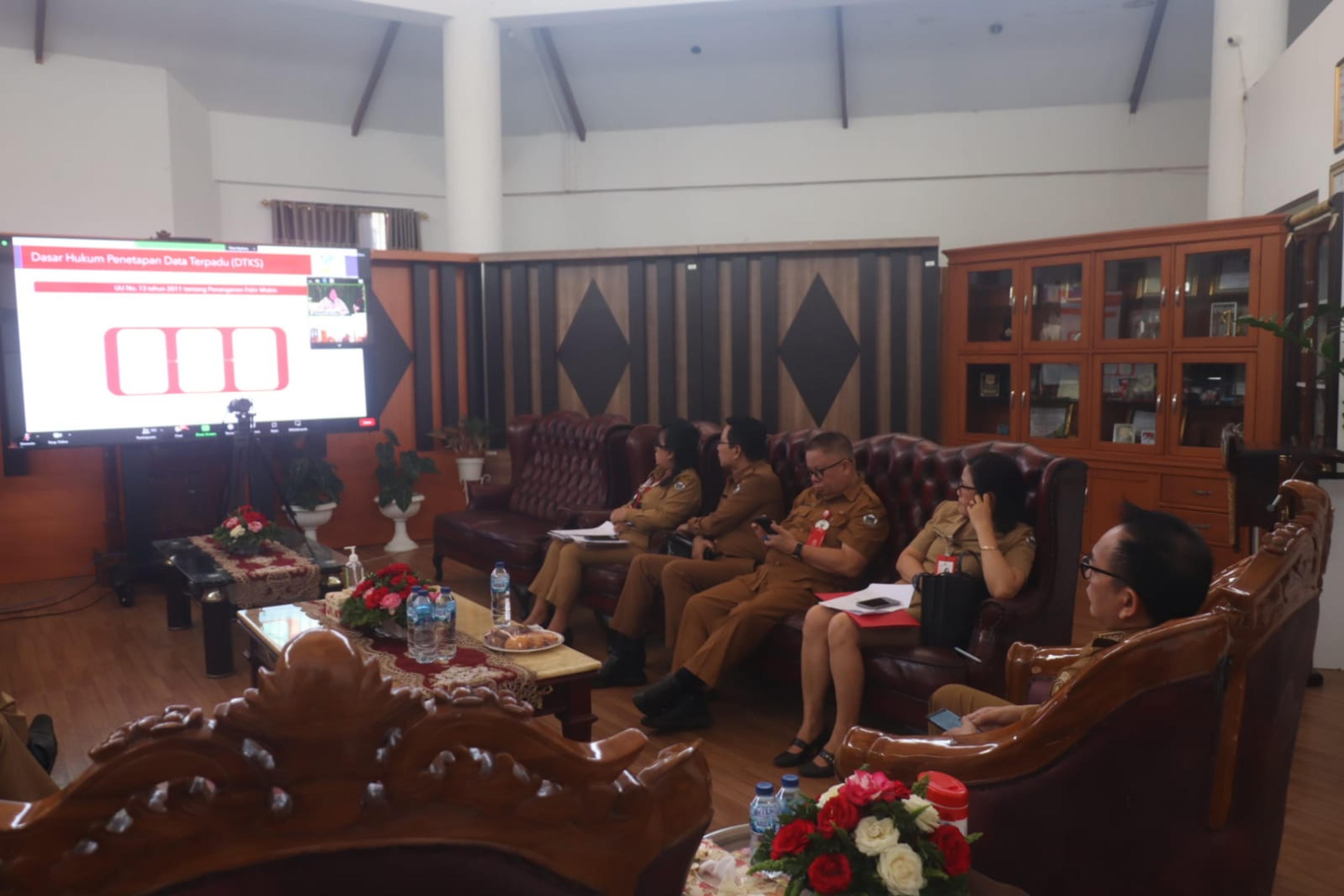 Melalui Rapat Zoom, Pimpinan KPK RI Tekankan Kepala Daerah Harus Sejahterakan Warganya
